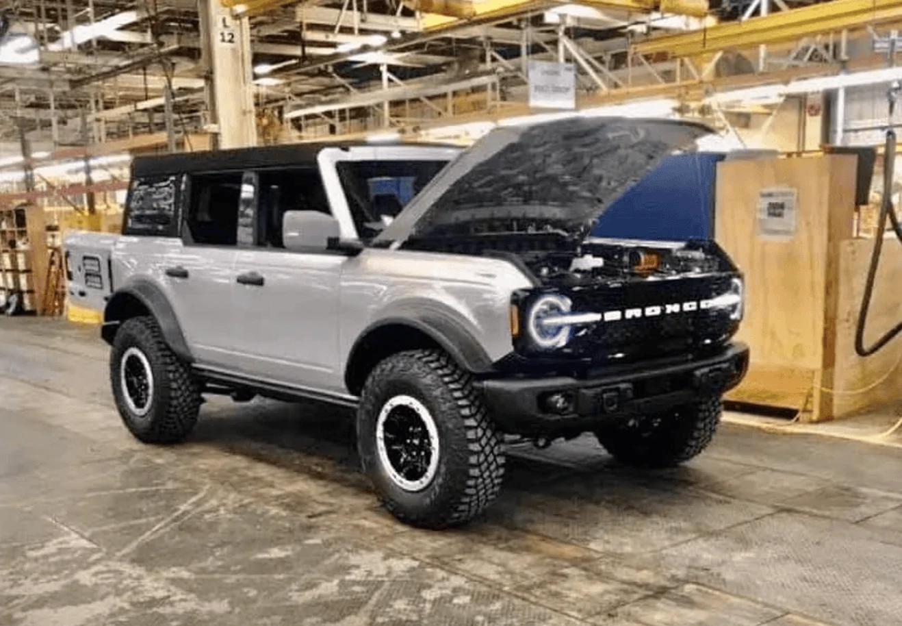 Ford Bronco Iconic Silver Paint Thread Screen Shot 2020-09-14 at 10.21.51 AM