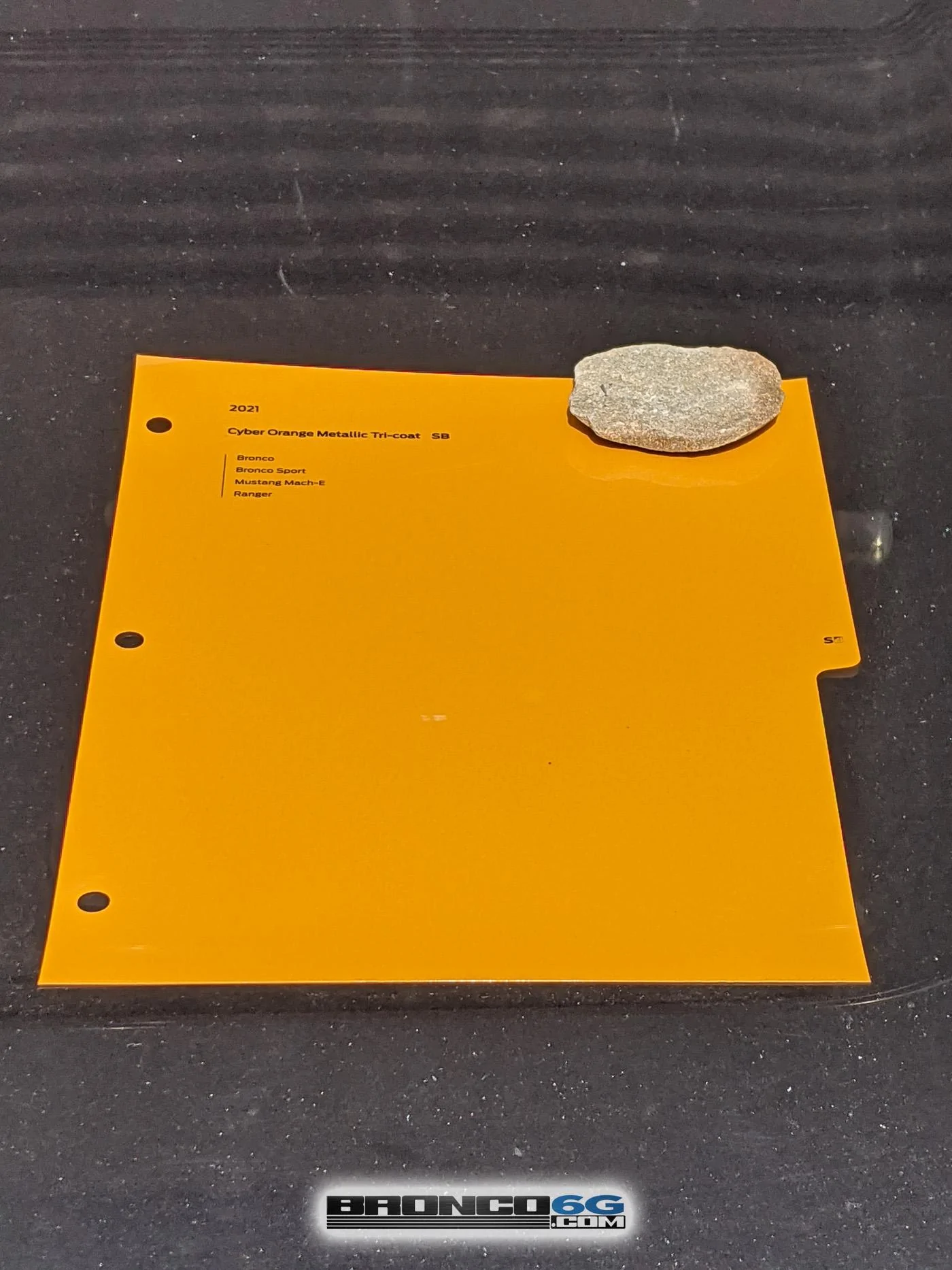 Ford Bronco Official Paint Samples / Swatches For 2021 Ford Bronco Have Arrived. Cactus Gray = Jet Fighter Gray CyberOrangeMetallicTri-Coat2