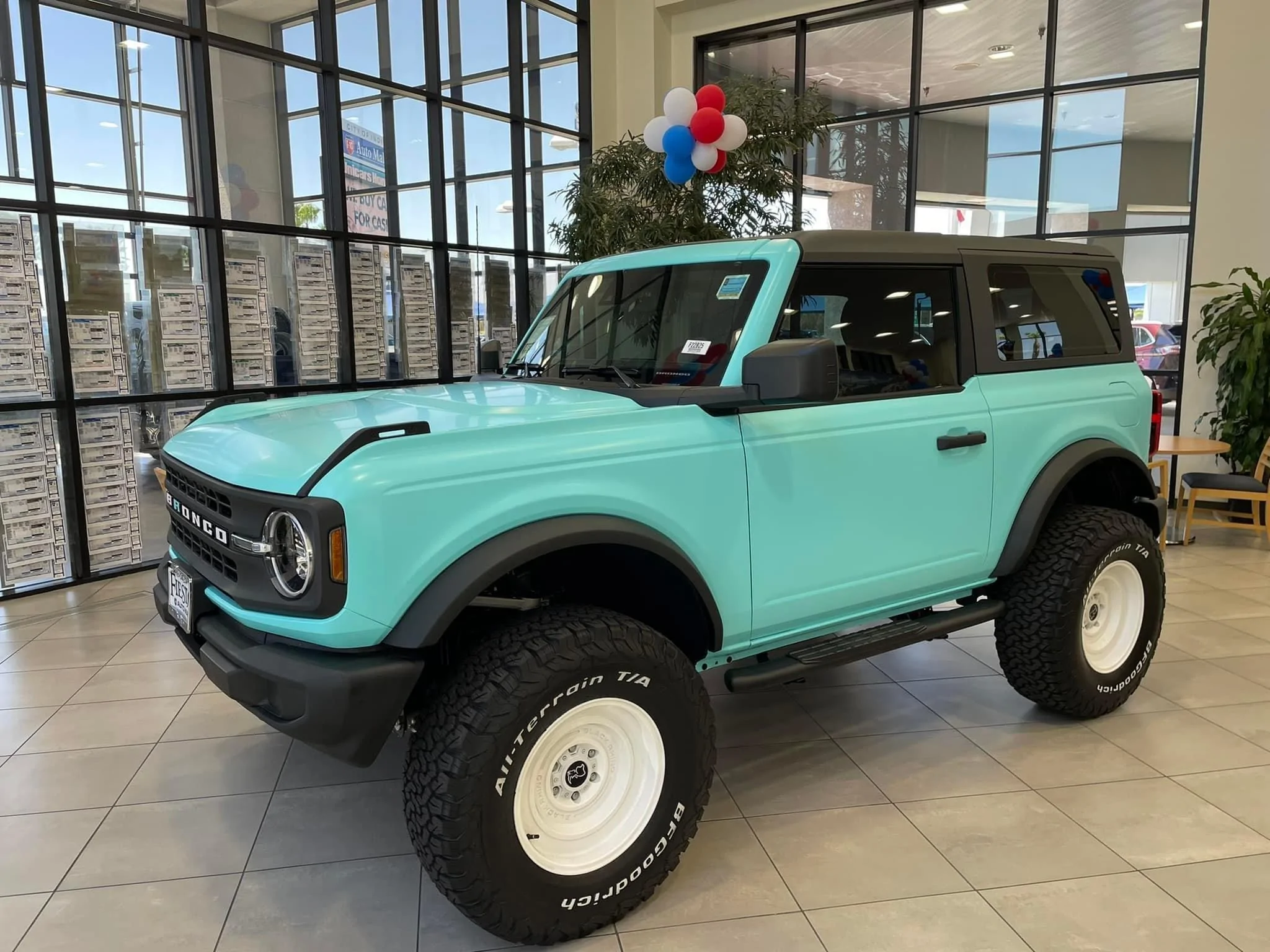 Ford Bronco Torquoise 2 door Bronco CD8EF313-963F-443F-9C1B-1AC56BE1F08D
