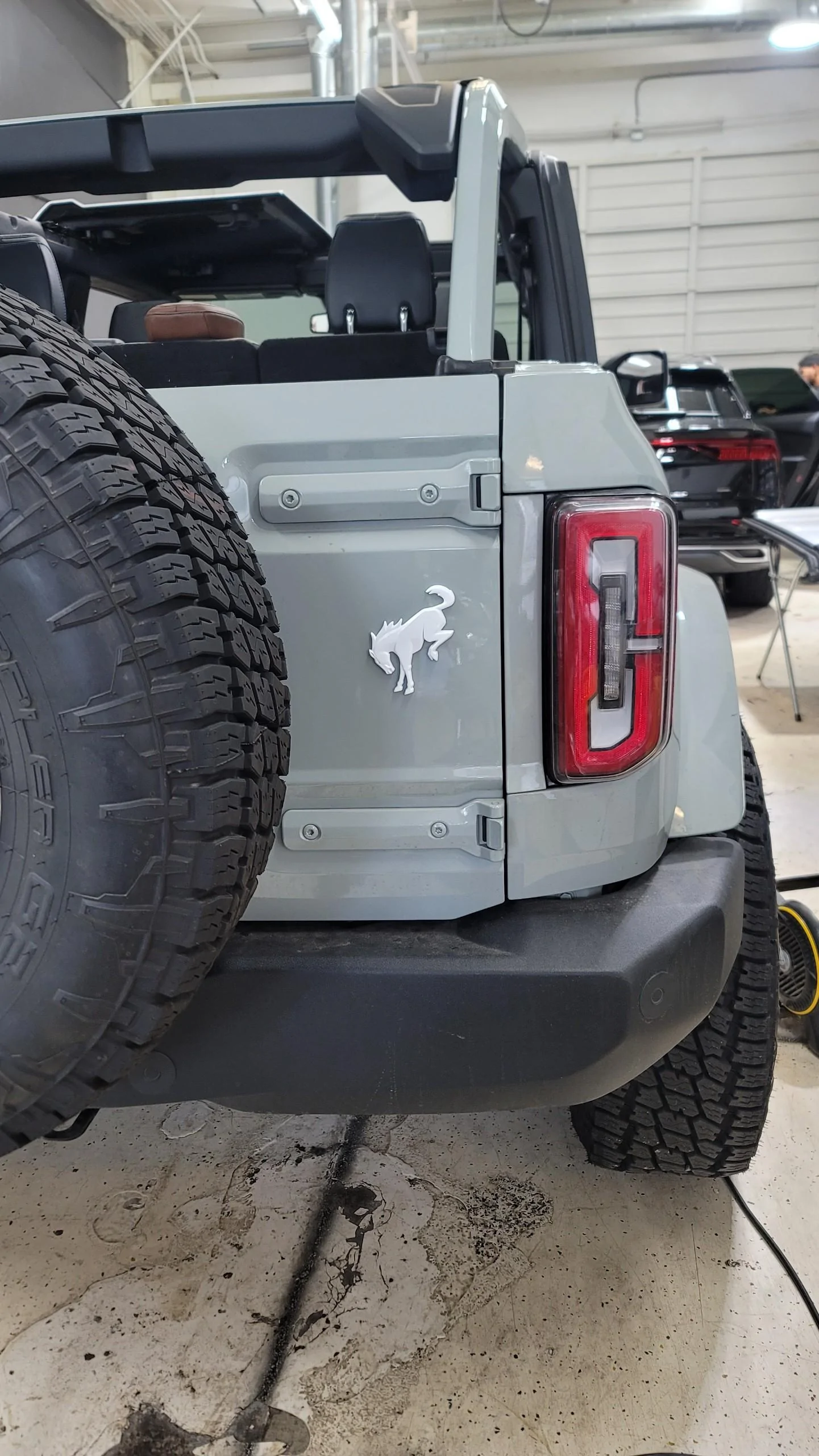 Ford Bronco Retro Build Outerbanks Bronco featuring white roof, grill, stripes 1657557744287