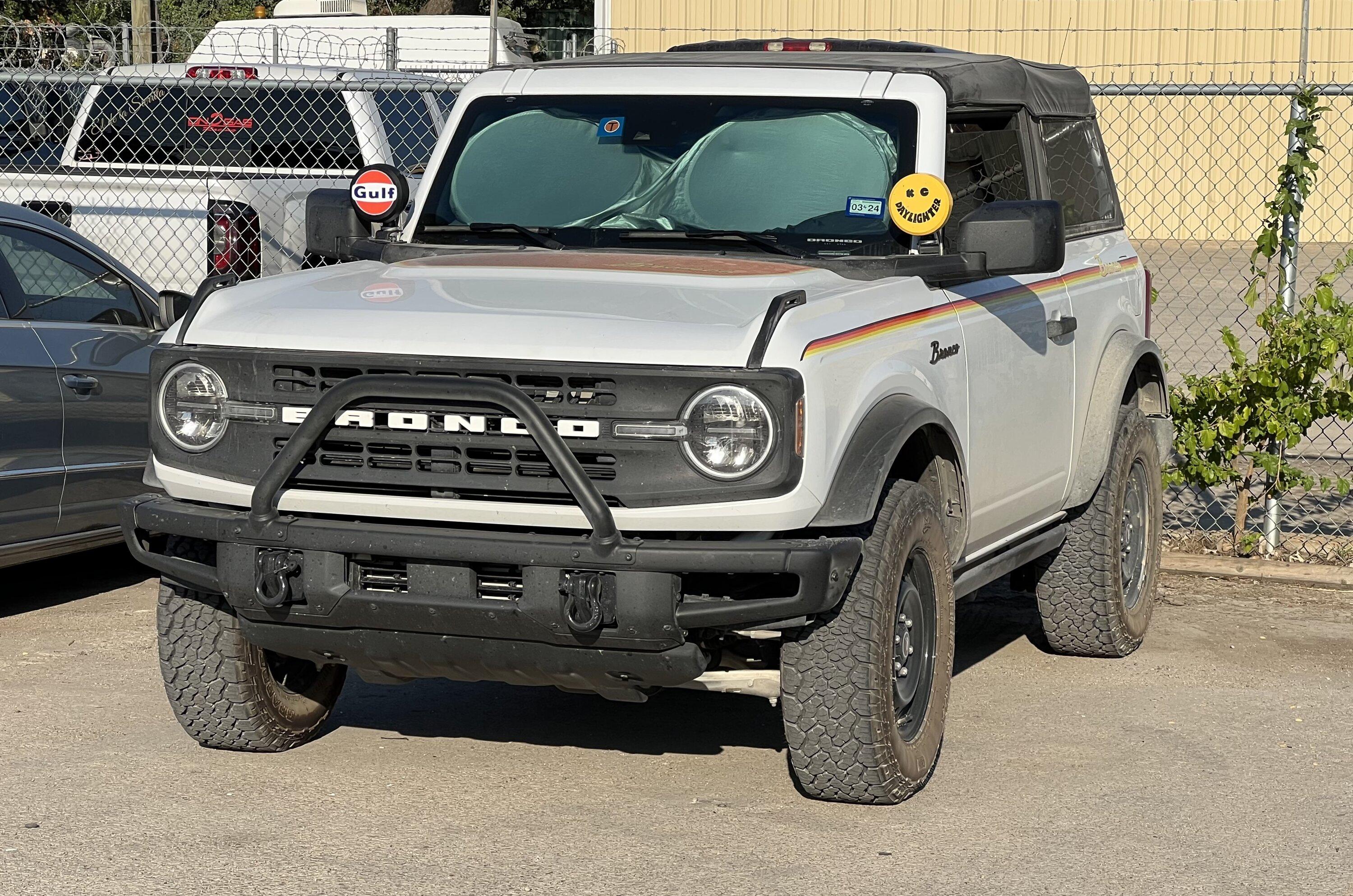 Ford Bronco OEM Safari bar IMG-4382