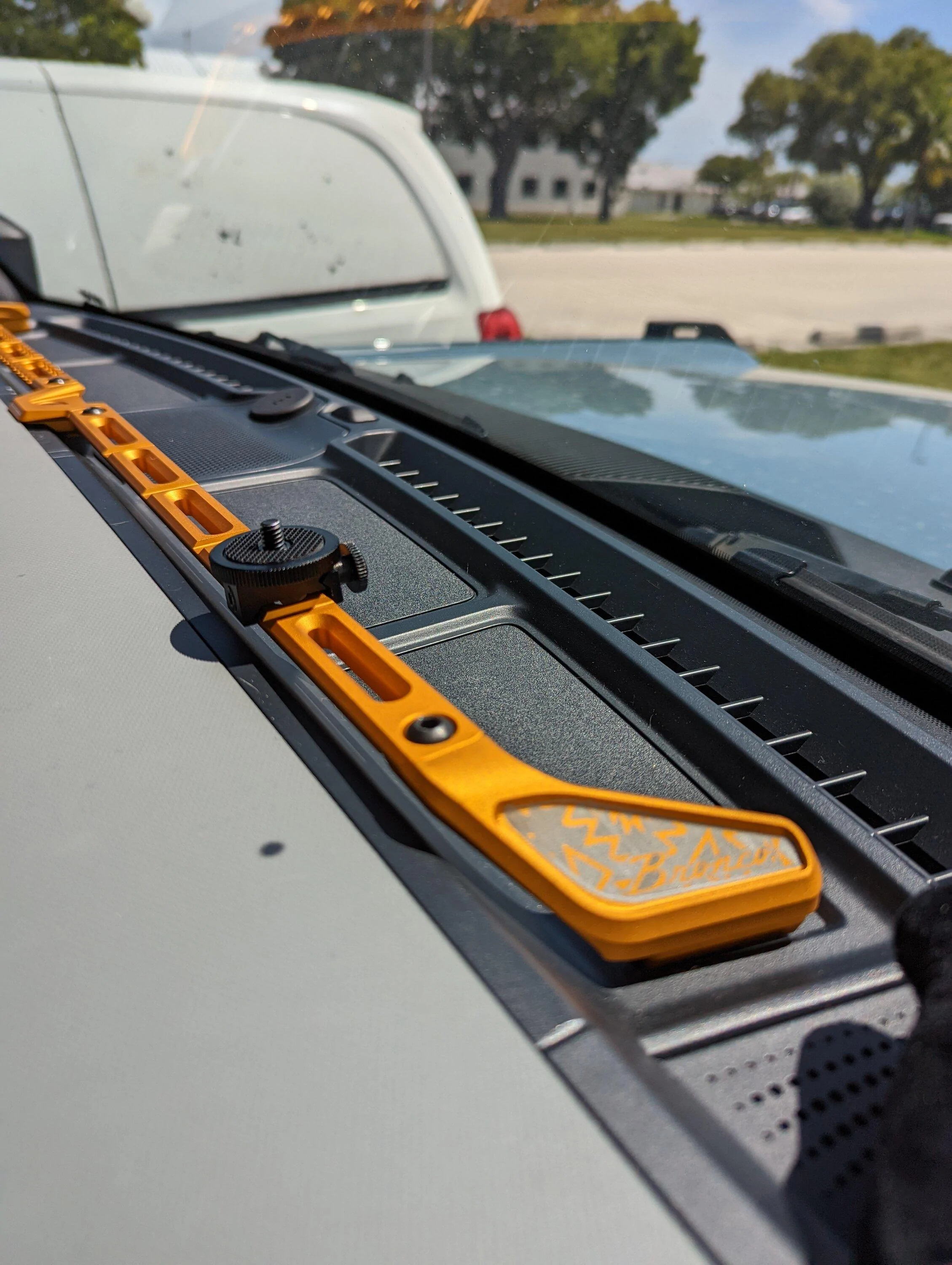 Ford Bronco BYOD rail from AR PXL_20220712_193611240