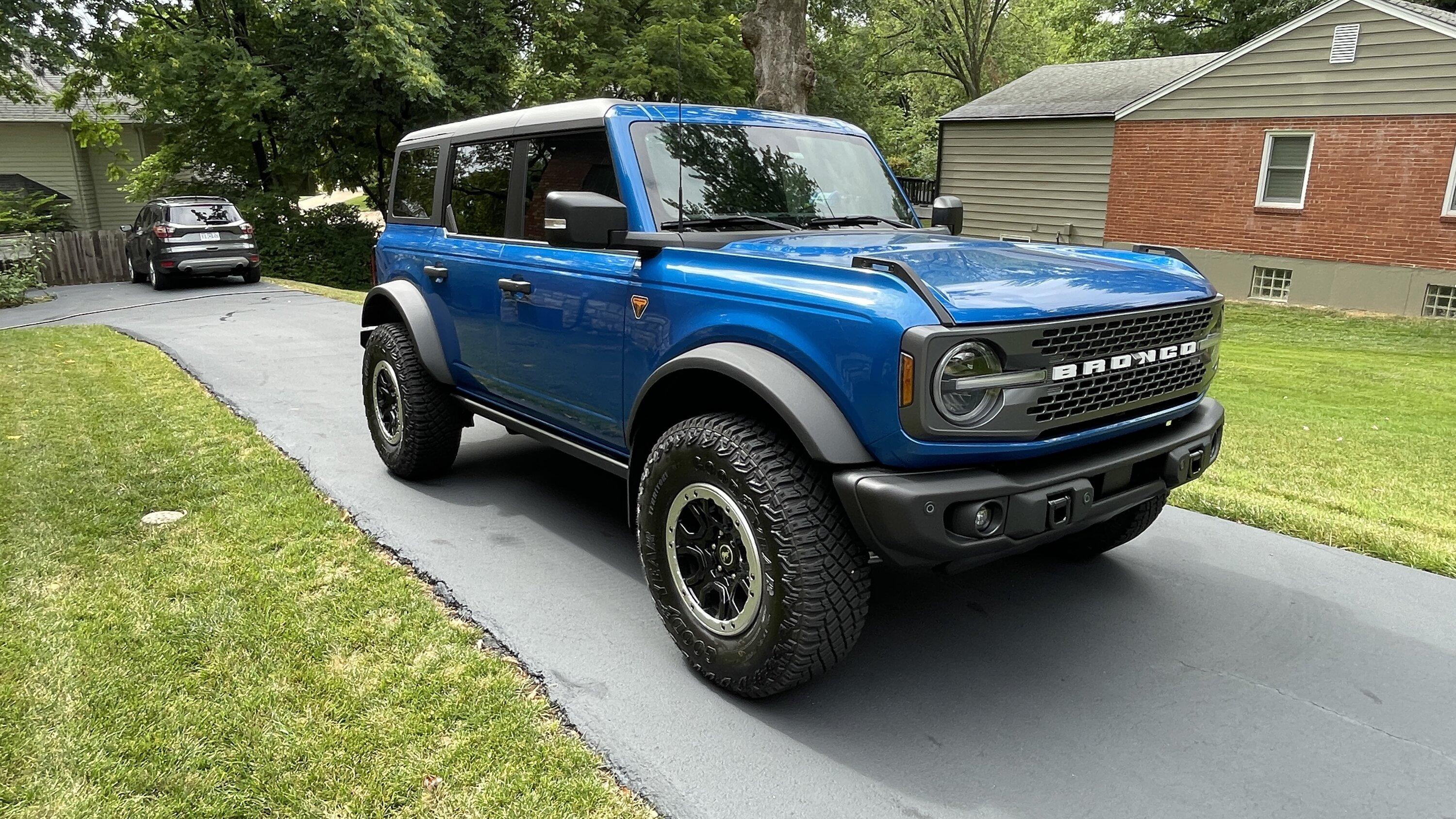 Ford Bronco Anyone running 1 inch wheel spacers? IMG_2311.JPG