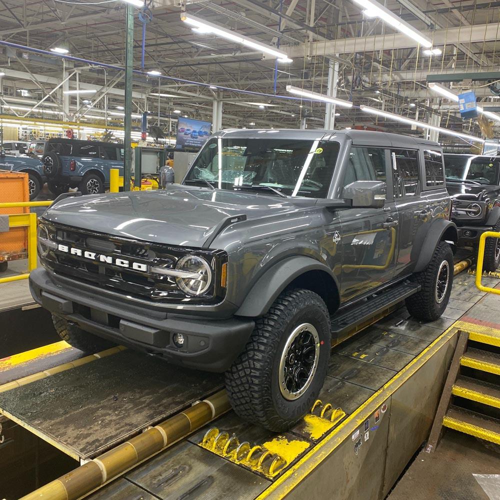 Ford Bronco 06/27/22  Build week group image (1)