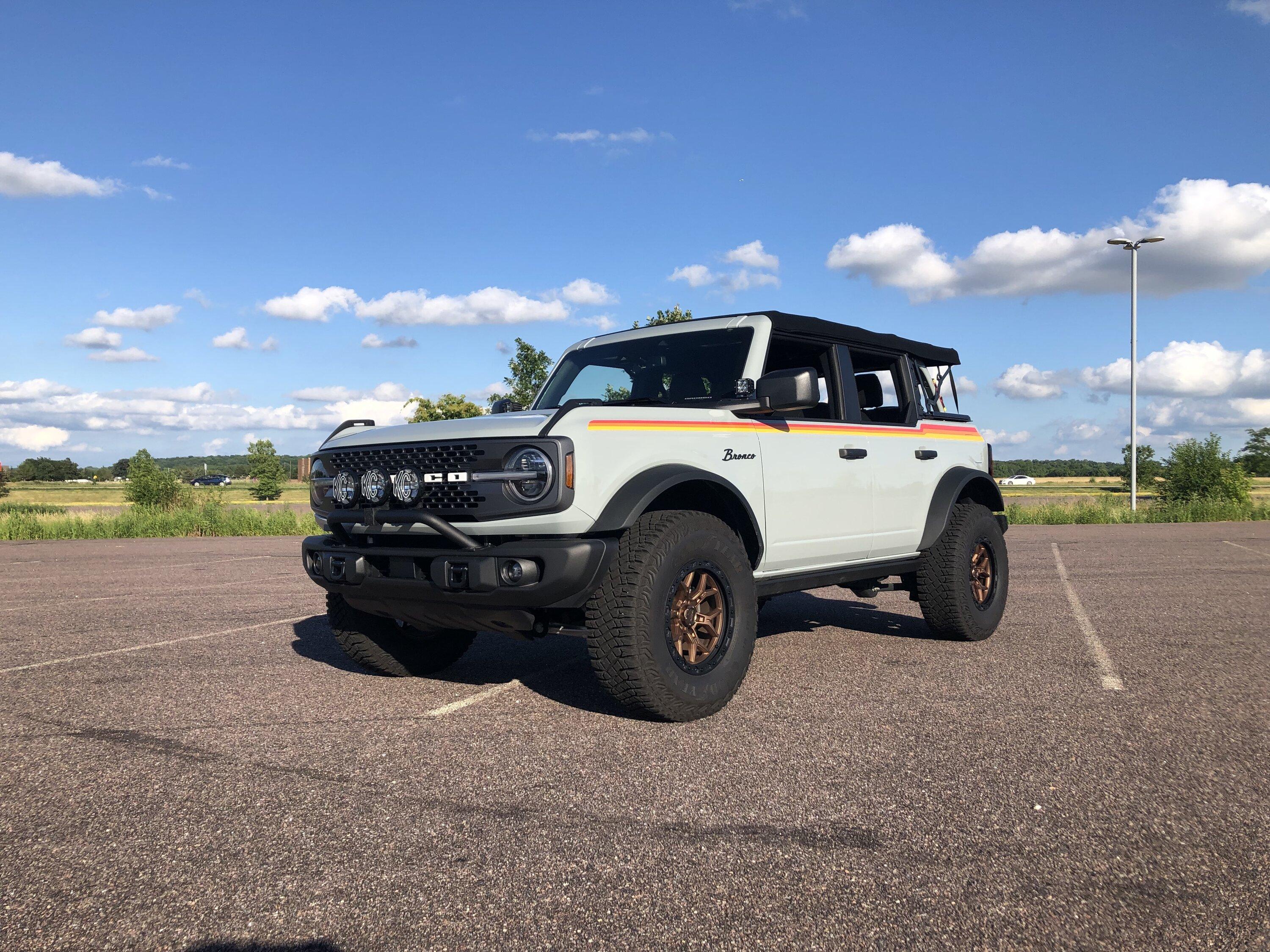 Ford Bronco The Flying Saucer Badlands Build side low