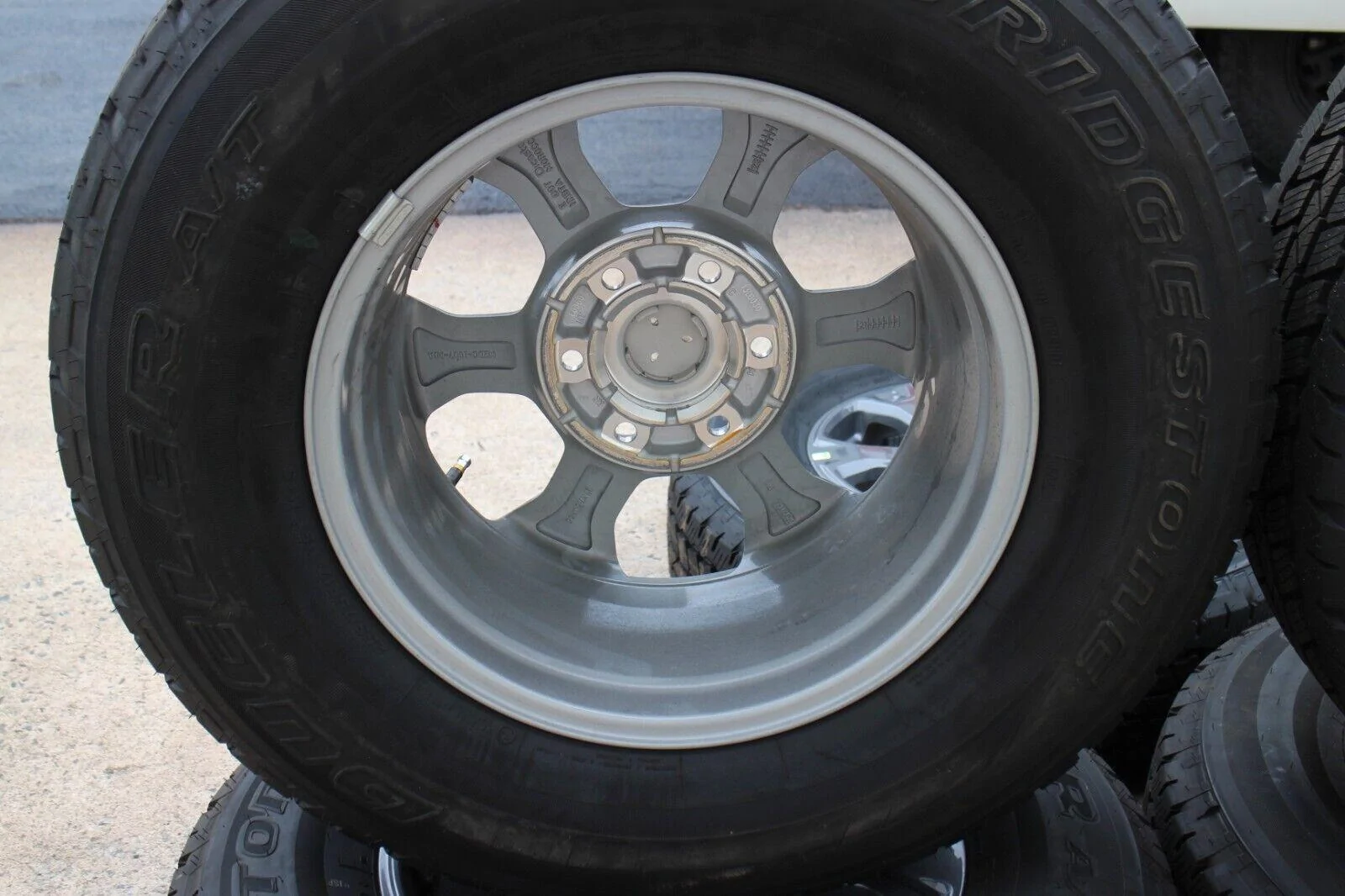Ford Bronco Anyone running 1 inch wheel spacers? s-l1600
