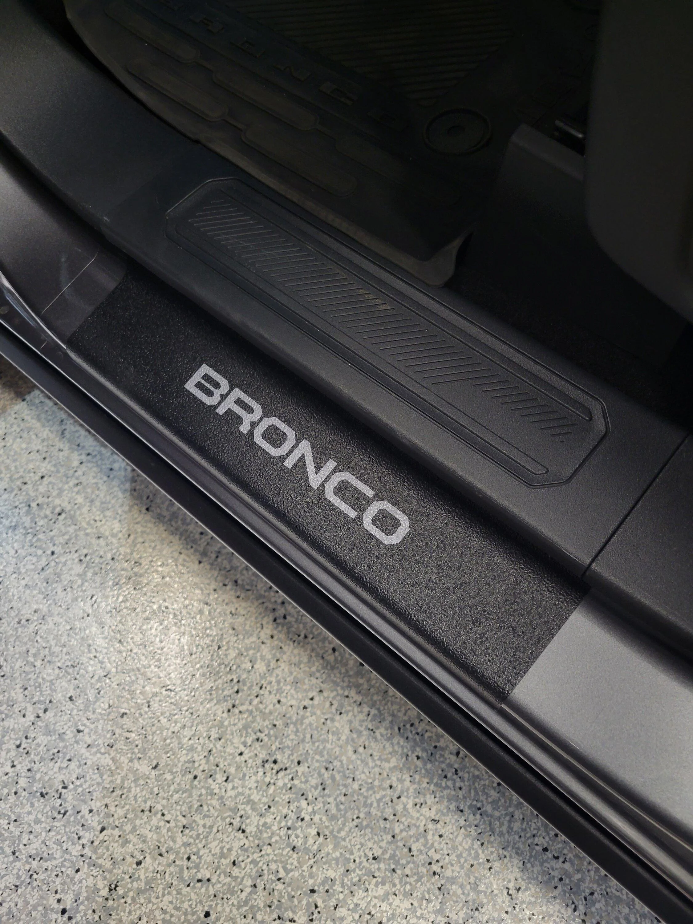 Ford Bronco OEM-like door sill guards from Bestaoo 20220714_170555