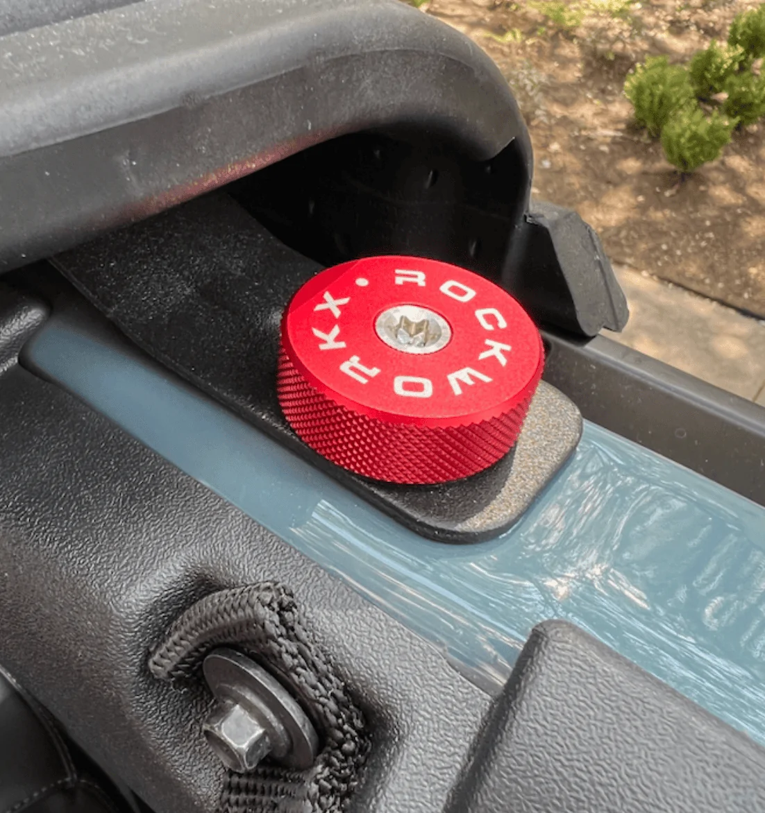 Ford Bronco Rockworkx hard top bolts installed. Removable by hand 1657920250396