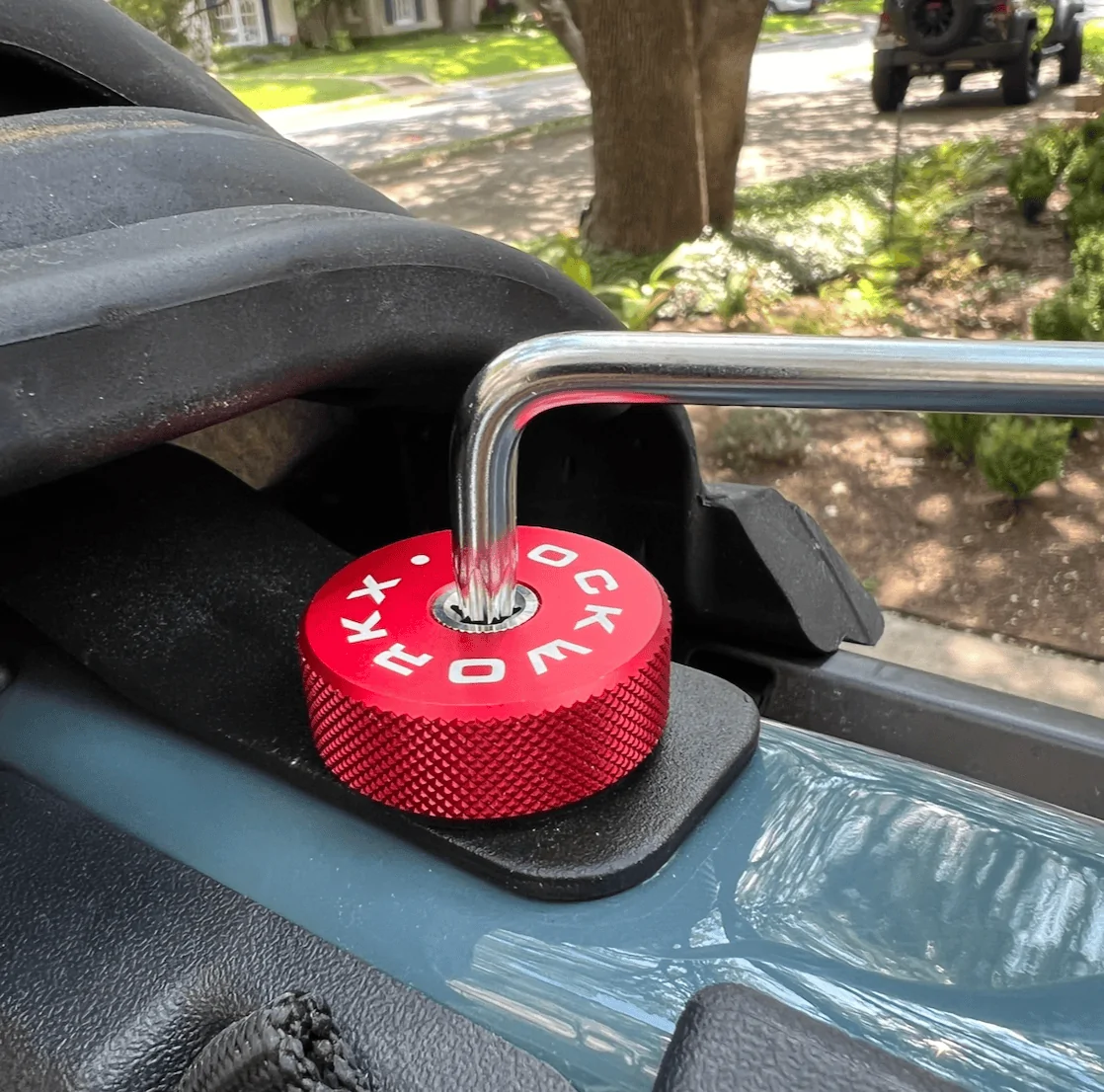 Ford Bronco Rockworkx hard top bolts installed. Removable by hand 1657920348106