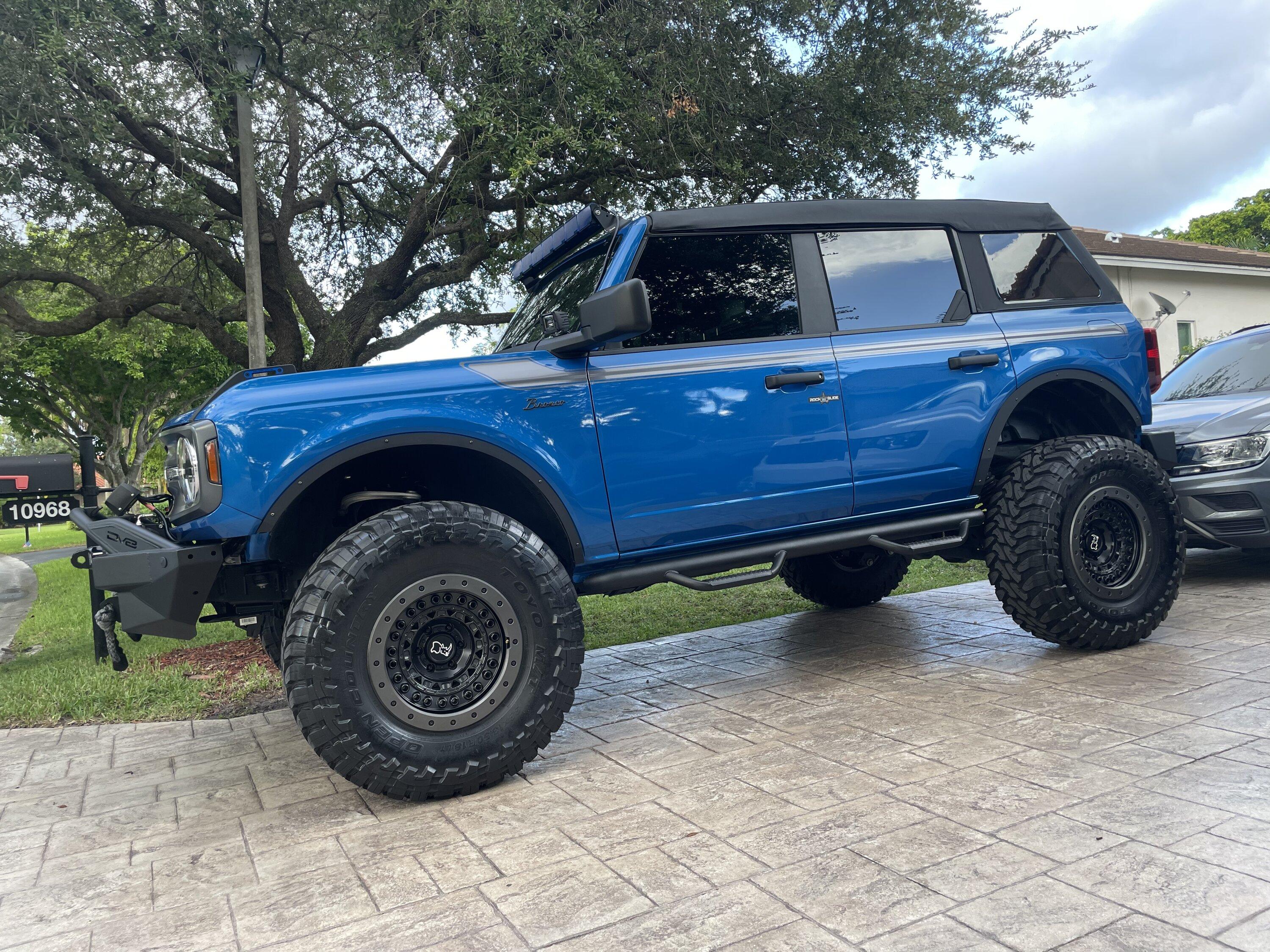 Ford Bronco Trektop slant back installed 4CF134C9-802F-4214-B8AC-F9D5EB993C98