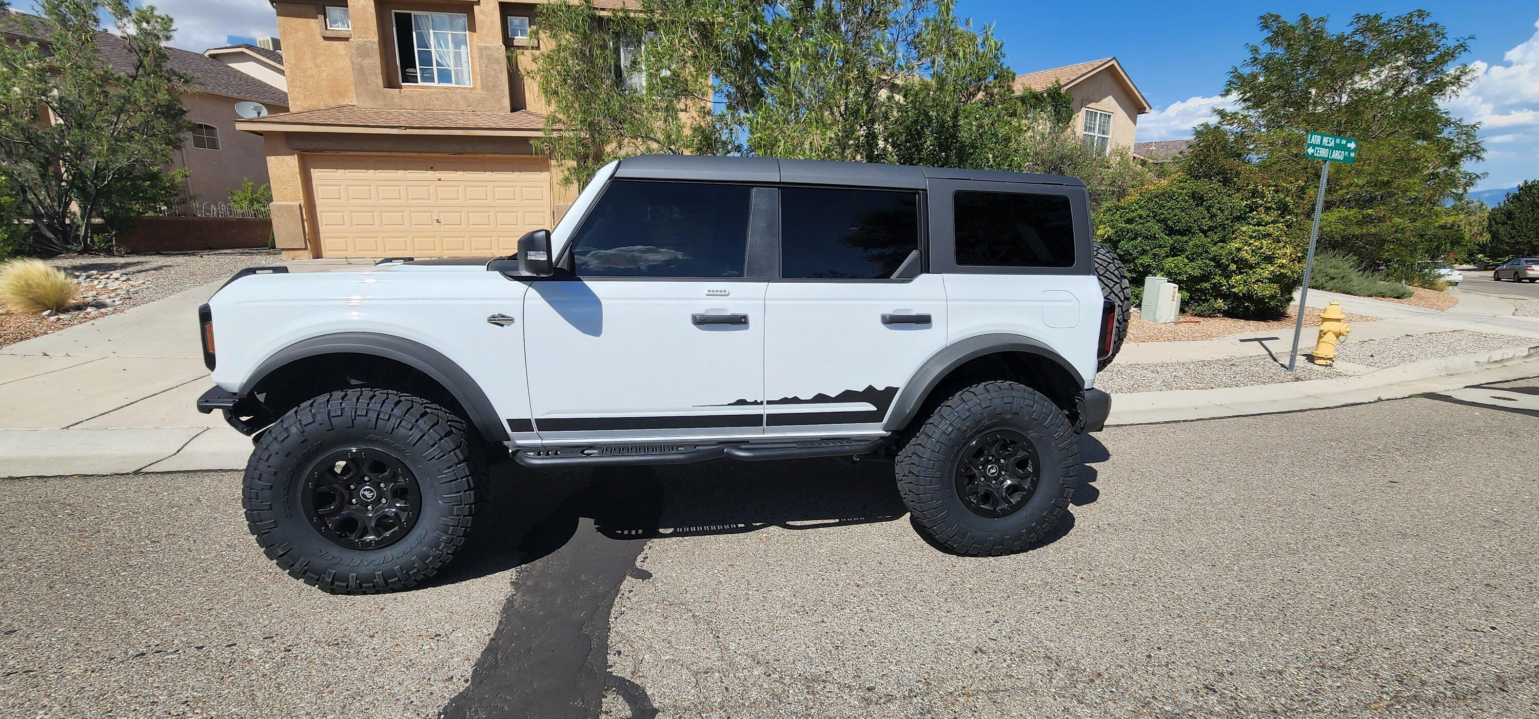 Ford Bronco OXFORD WHITE Bronco Club 20220716_160948