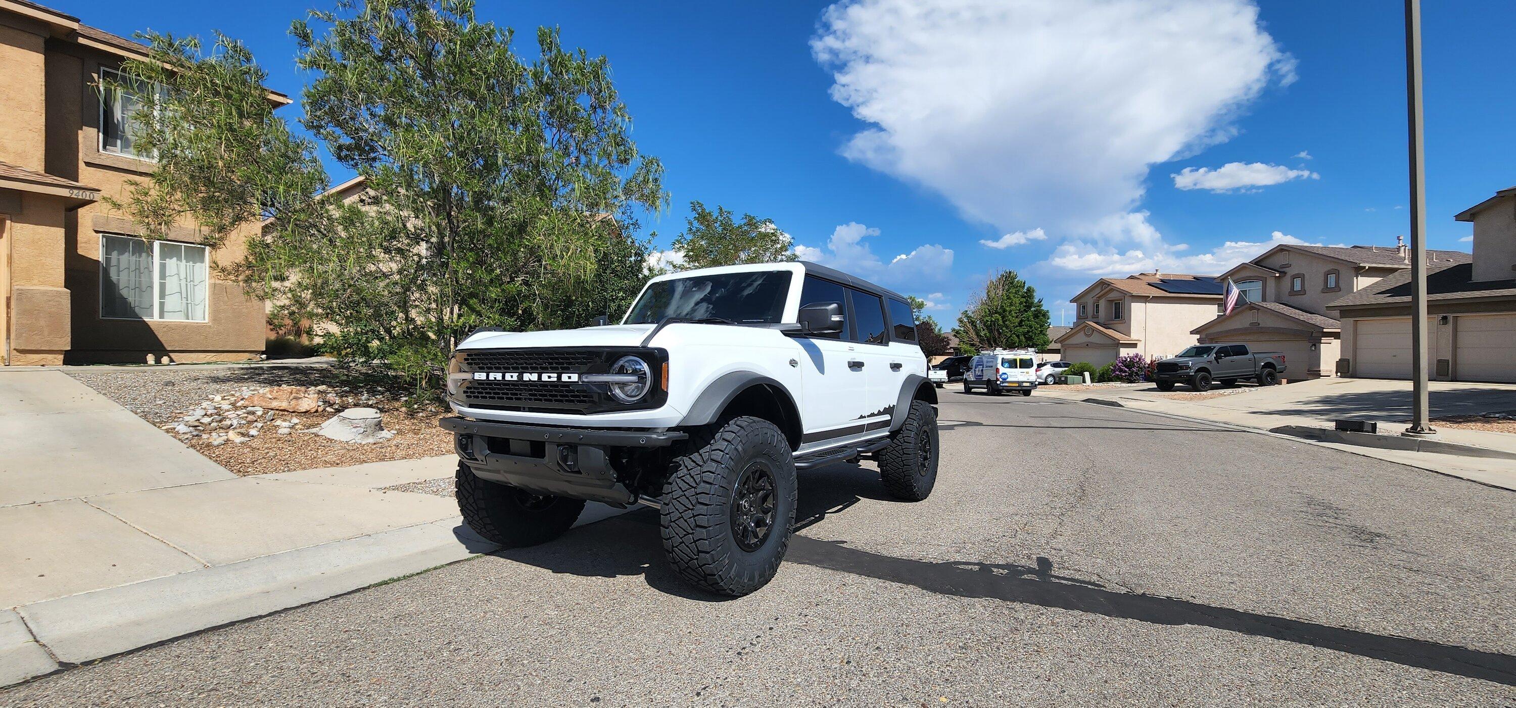Ford Bronco OXFORD WHITE Bronco Club 20220716_160957