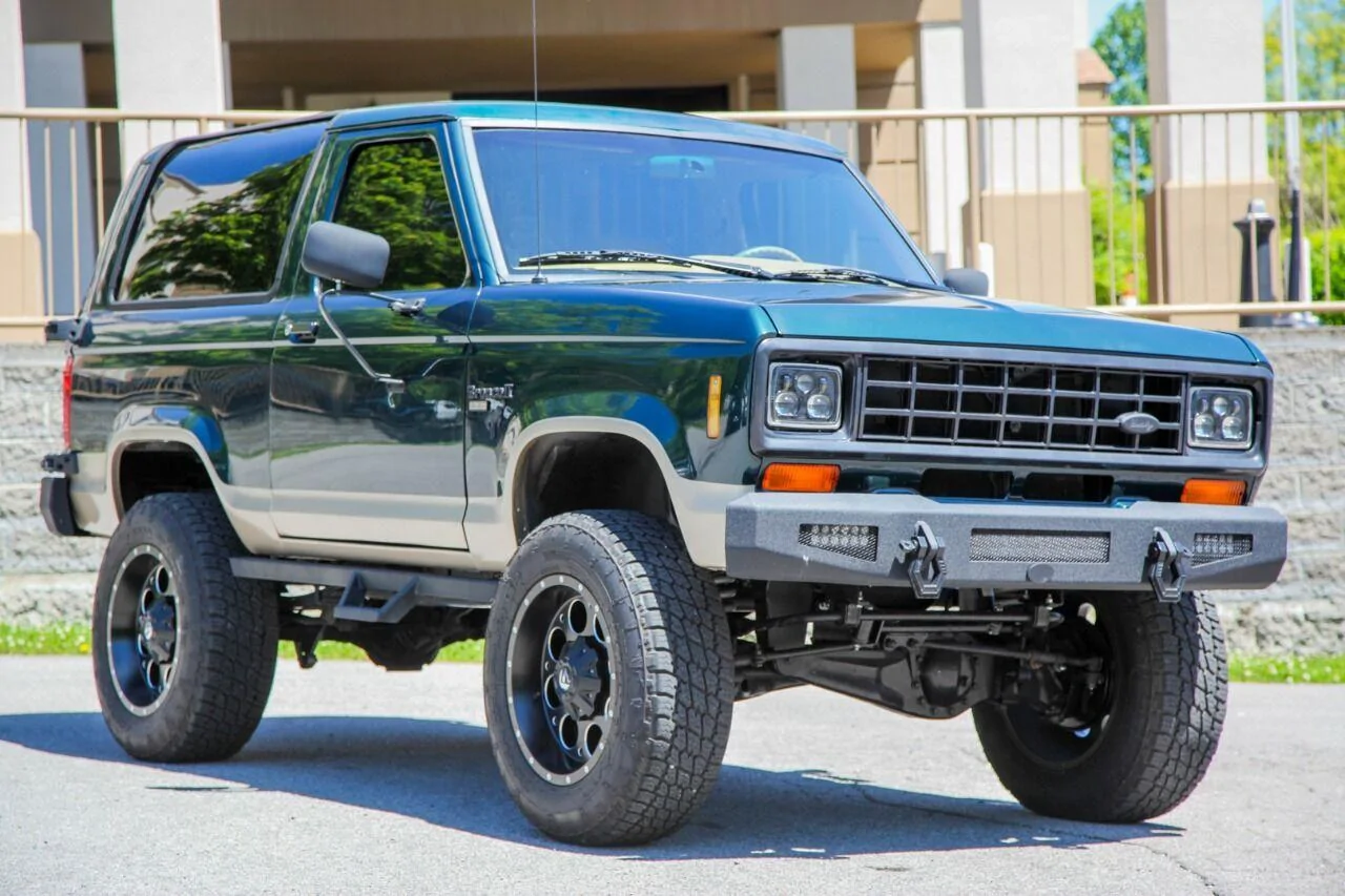 Ford Bronco Double/reverse bronco emblems 1985-ford-bronco-ii-eddie-bauer-2dr-4wd-suv