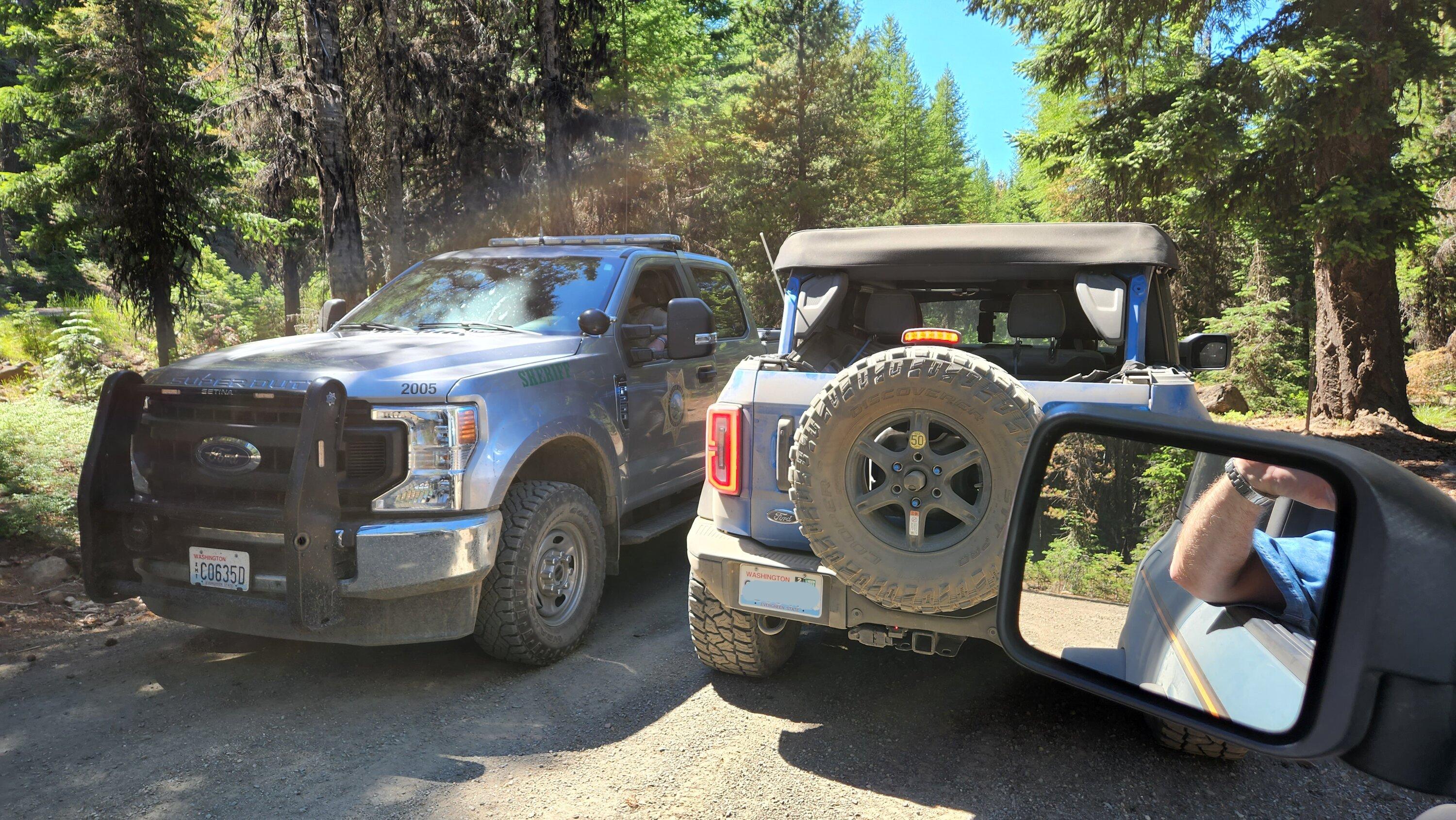 Ford Bronco 🏞 Tricky Dick & 66GT on Naches Trail + Inland Bronco Meet at Moses Lake Dunes 20220715_144510
