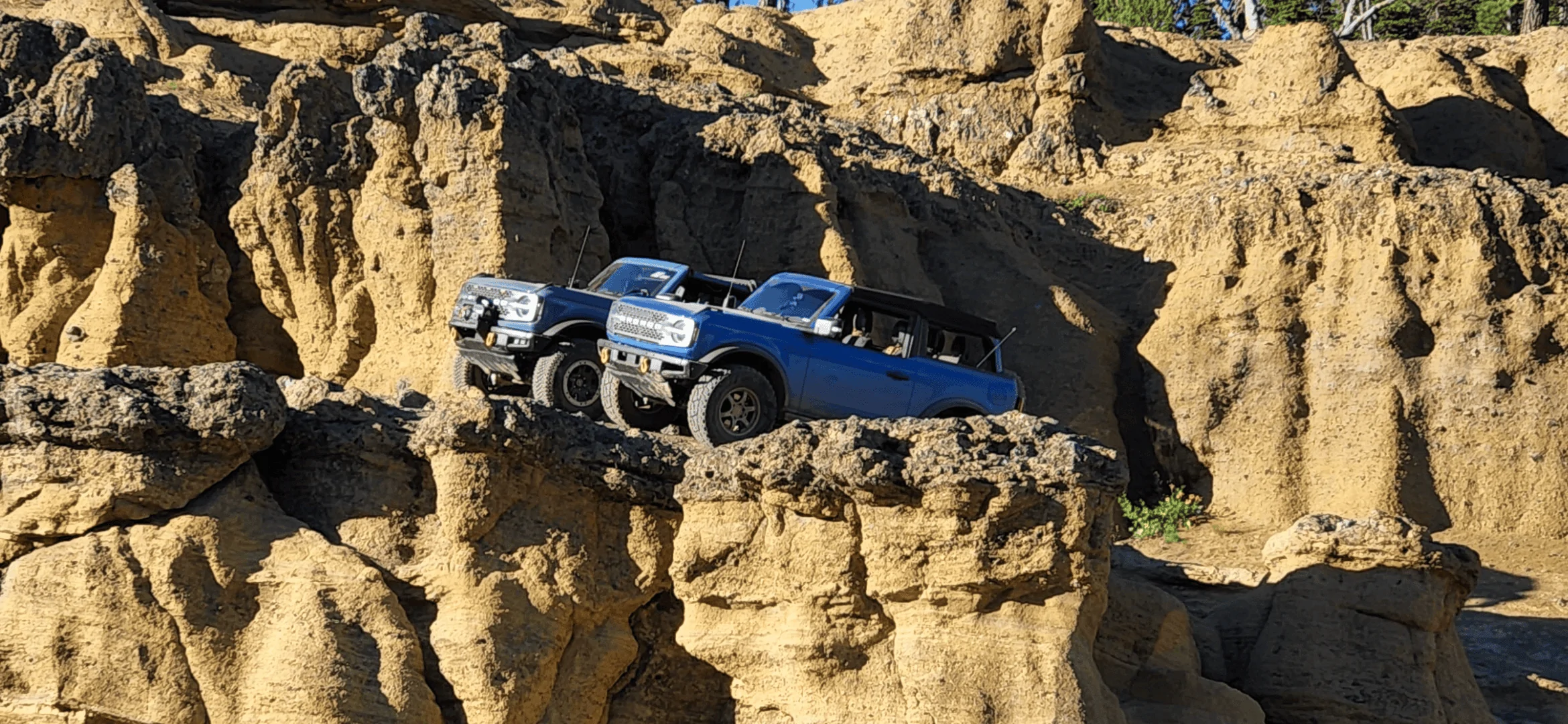 Ford Bronco 🏞 Tricky Dick & 66GT on Naches Trail + Inland Bronco Meet at Moses Lake Dunes 1658105941404