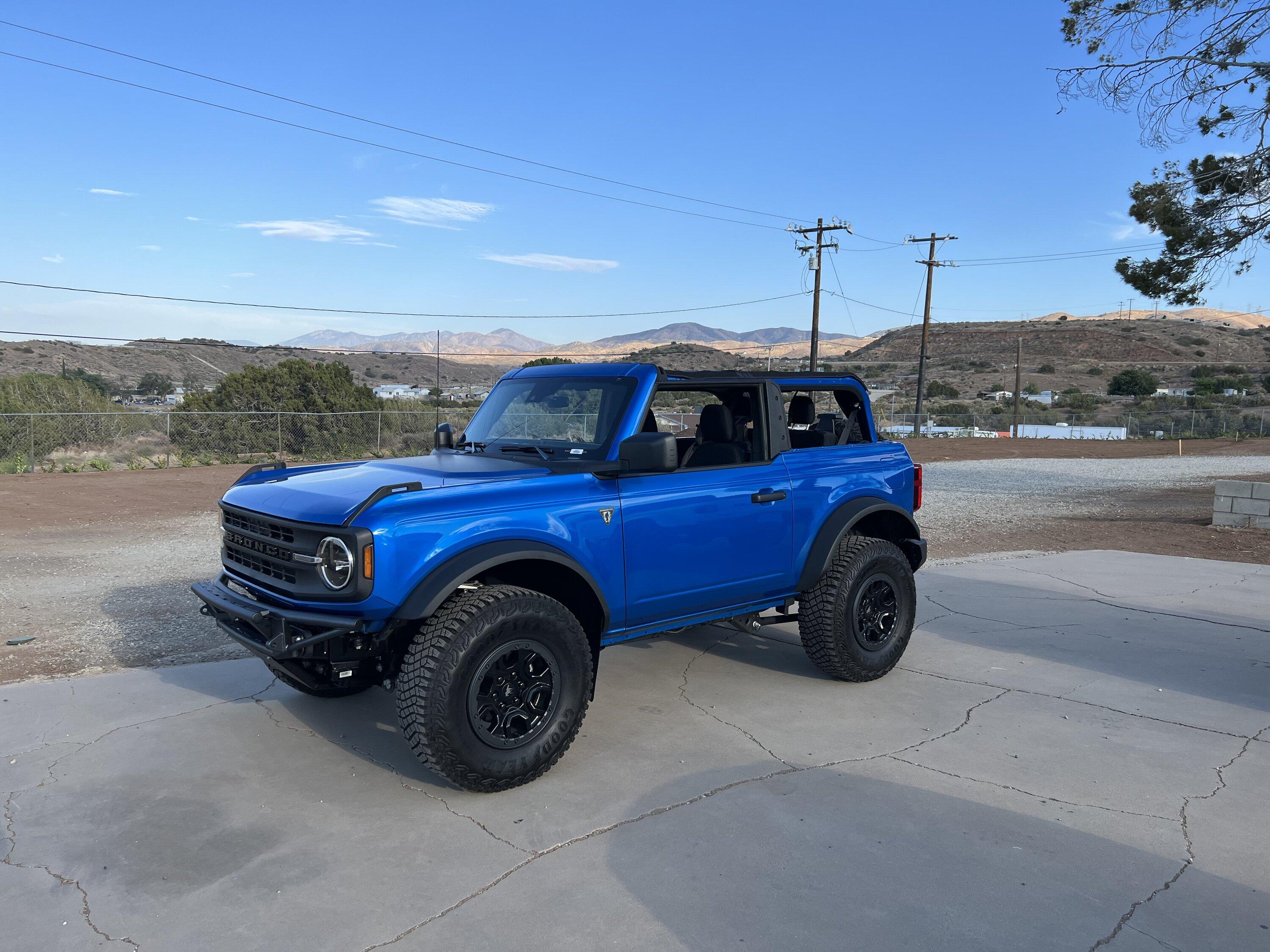 Ford Bronco 2-door desert runner Bronco w/ custom tire carrier 54F689C0-D948-4B28-B307-26AE193531E9