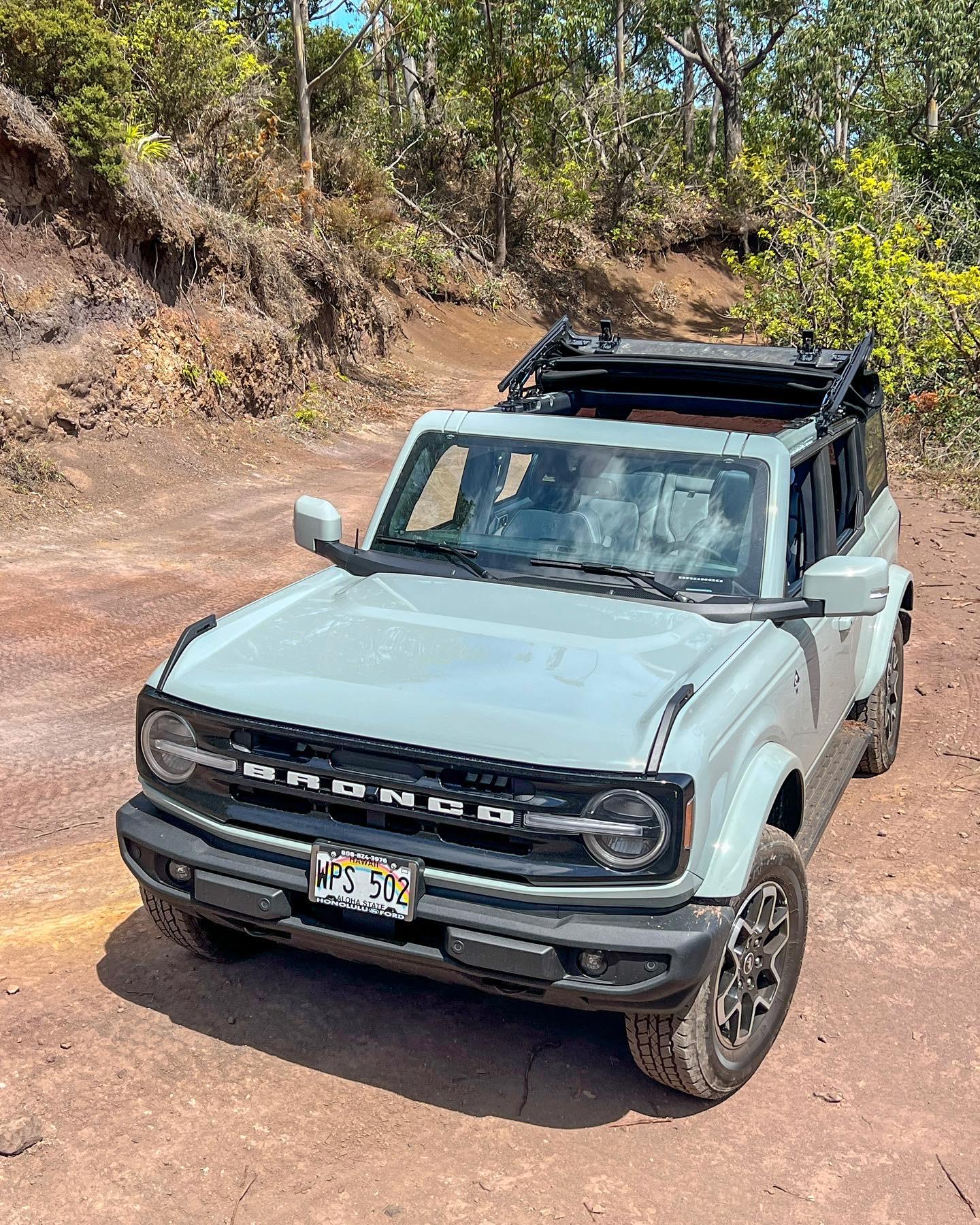 Ford Bronco CACTUS GRAY Bronco Club 85A2B602-B57D-4C14-9564-320A15496F77