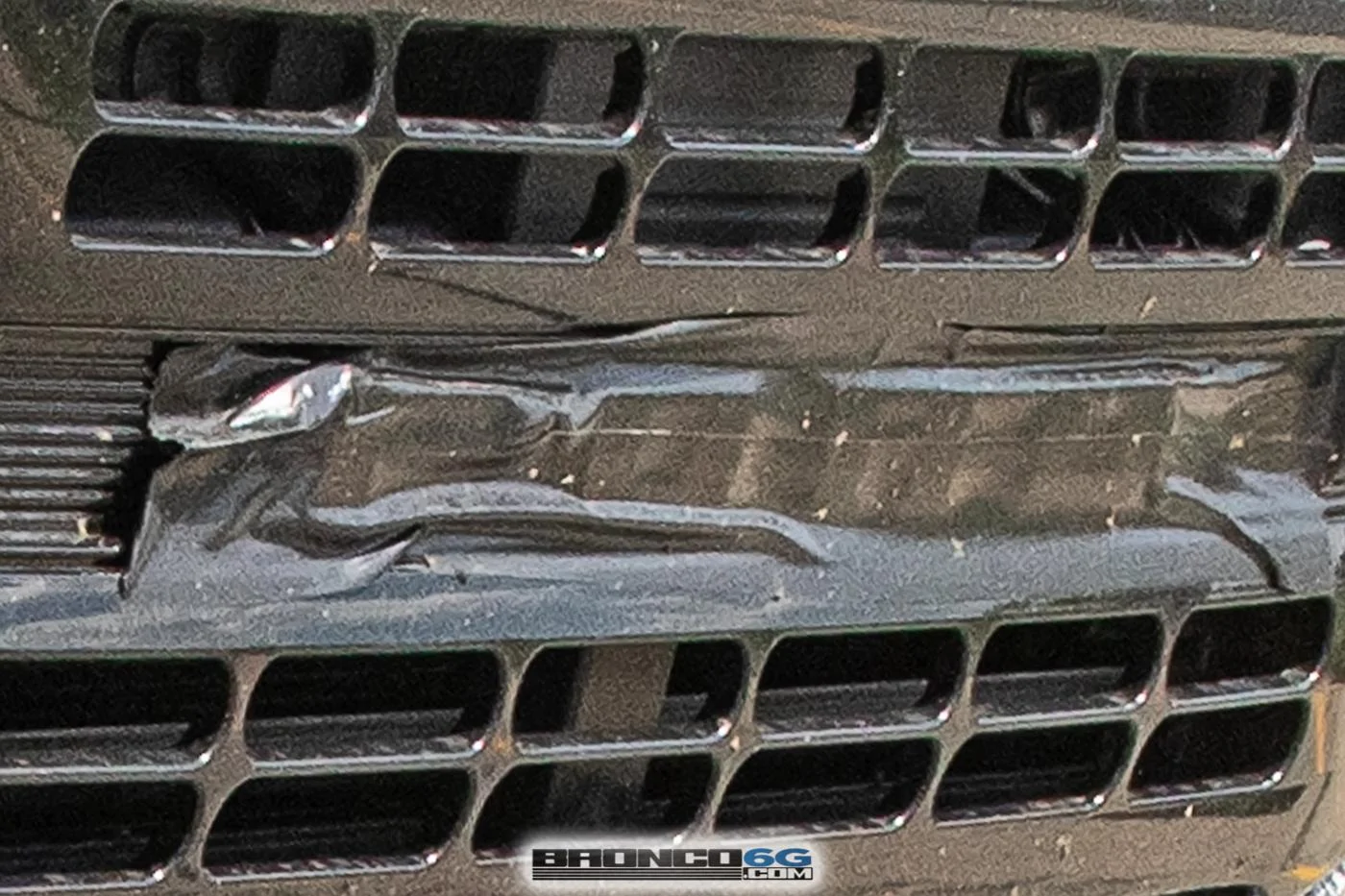 Ford Bronco Bronco Heritage Edition Spied Wearing MOD Top, Squared Flares, Retro Grille, Robins Egg Blue! 2023-bronco-heritage-edition-prototypes-12