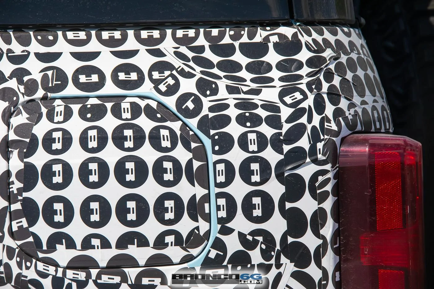 Ford Bronco Bronco Heritage Edition Spied Wearing MOD Top, Squared Flares, Retro Grille, Robins Egg Blue! 2023-bronco-heritage-edition-prototypes-14