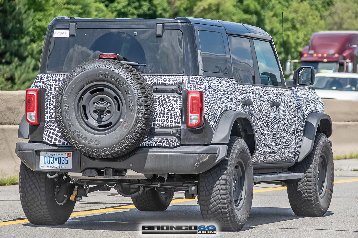 Ford Bronco Bronco Heritage Edition Spied Wearing MOD Top, Squared Flares, Retro Grille, Robins Egg Blue! 2023-bronco-heritage-edition-prototypes-21
