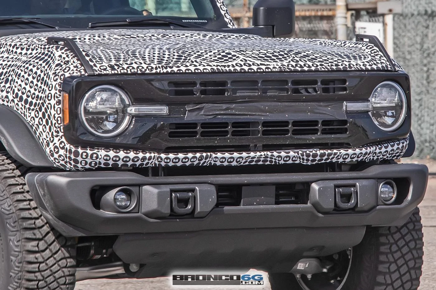 Ford Bronco Bronco Heritage Edition Spied Wearing MOD Top, Squared Flares, Retro Grille, Robins Egg Blue! 2023-bronco-heritage-edition-prototypes-24