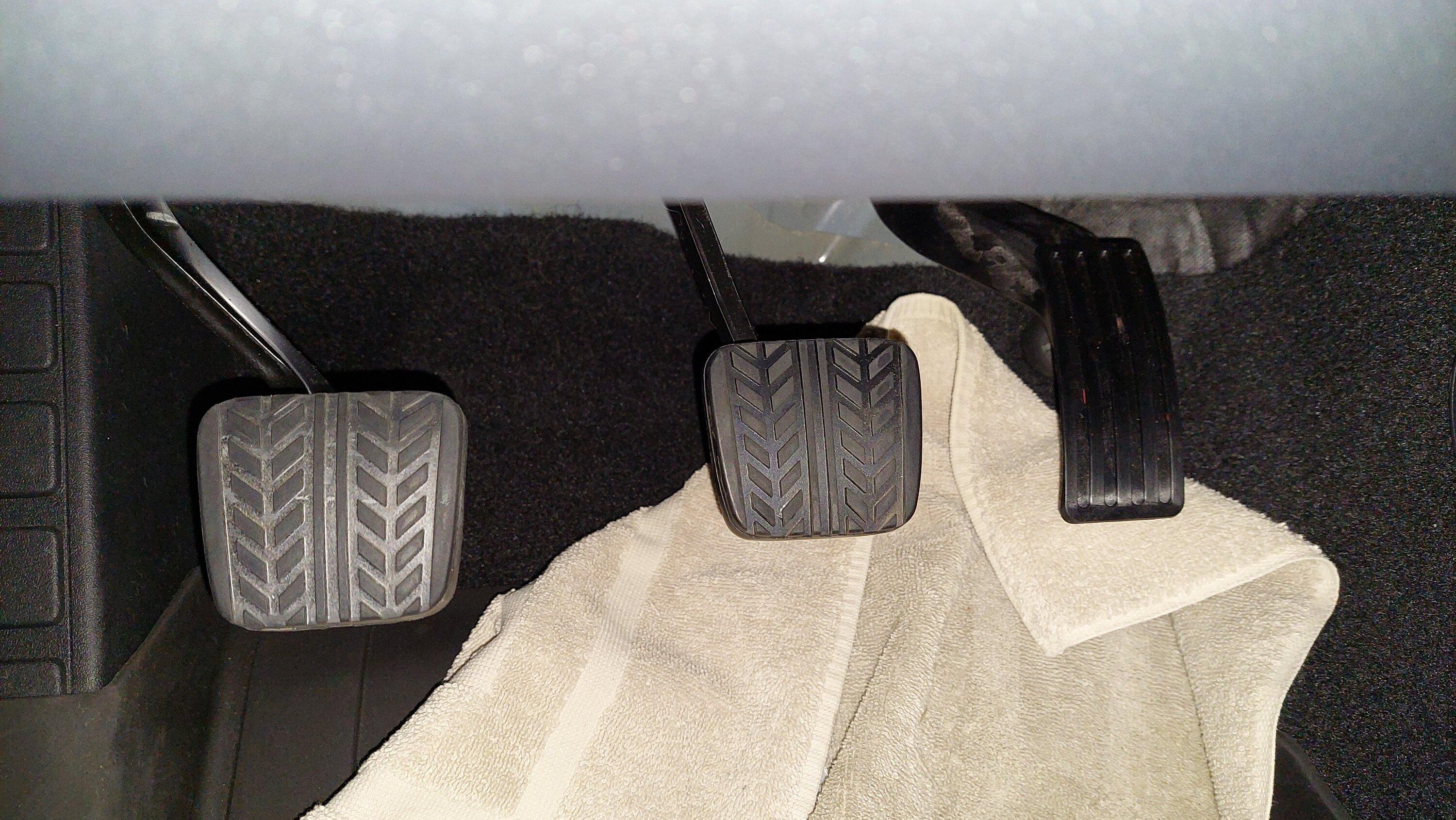 Ford Bronco Gas pedal too short? 20220719_112923