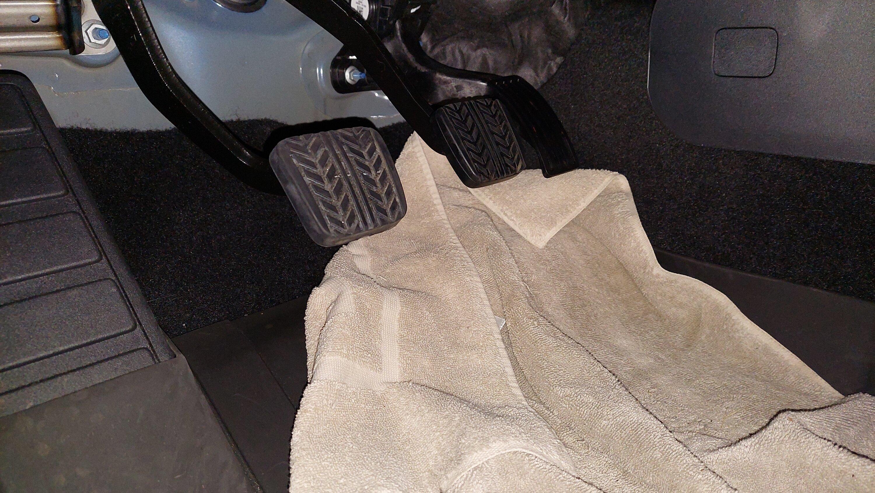 Ford Bronco Gas pedal too short? 20220719_112912