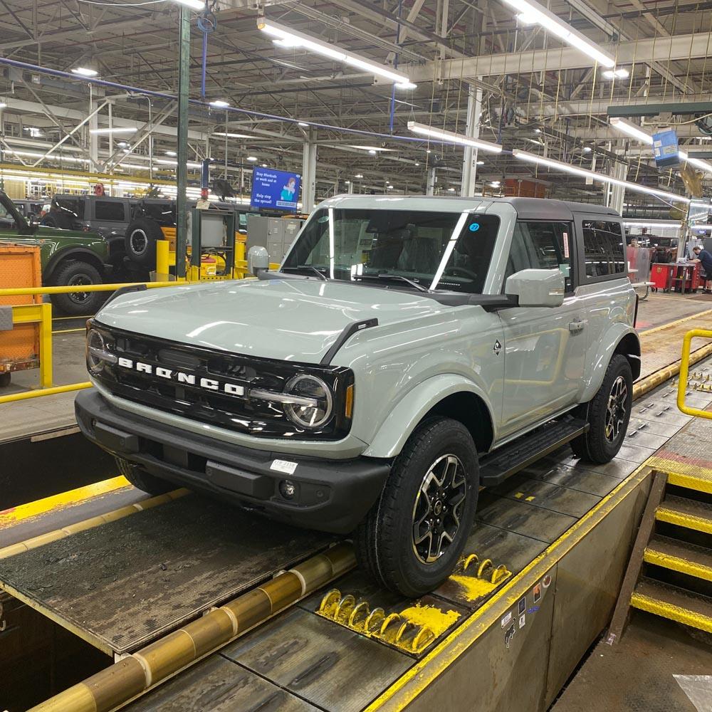 Ford Bronco 06/27/22  Build week group image