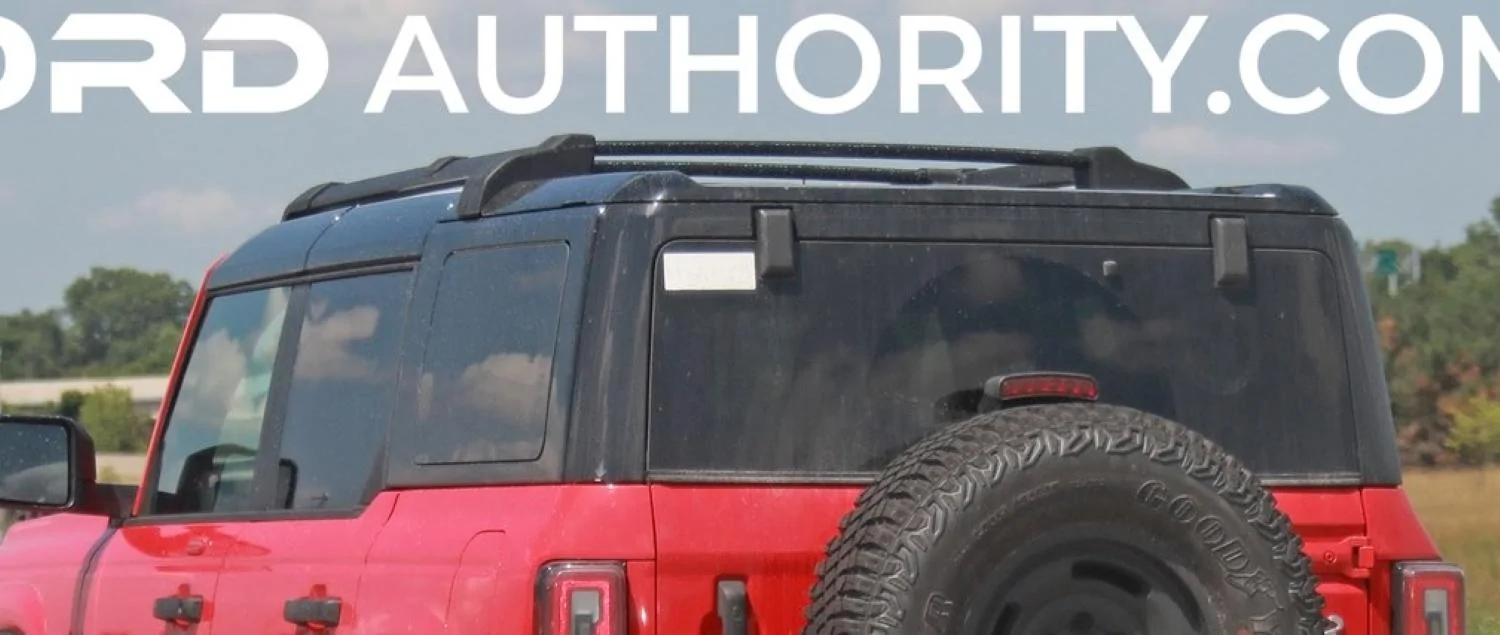 Ford Bronco 2023 MOD Top Close-Up Photos and Technical Review 2023-Ford-Bronco-Prototype-Spy-Shots-Heritage-Edition-Hot-Pepper-July-2022-Exterior-004