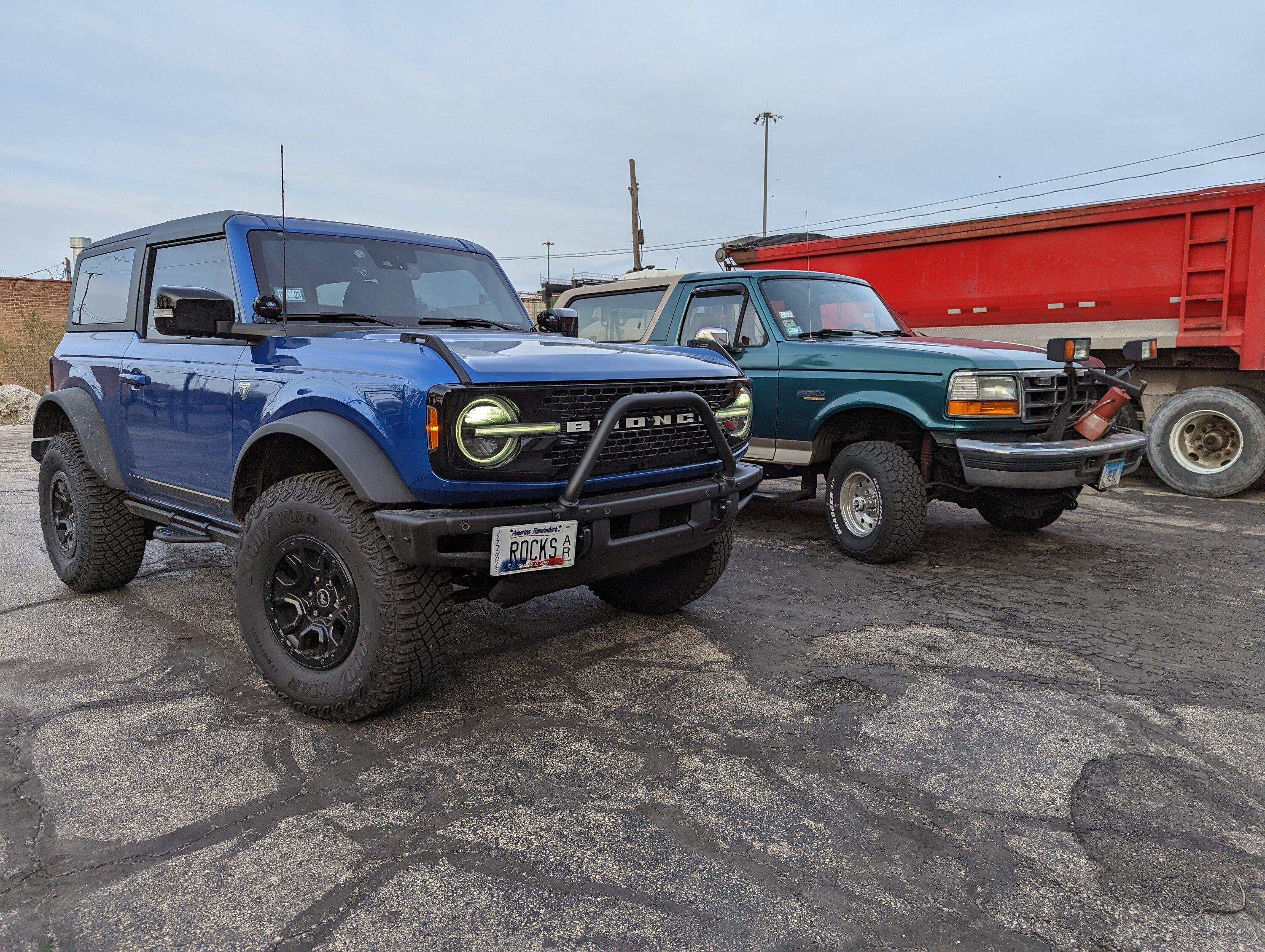 Ford Bronco Greetings from Chicago PXL_20220505_003118010