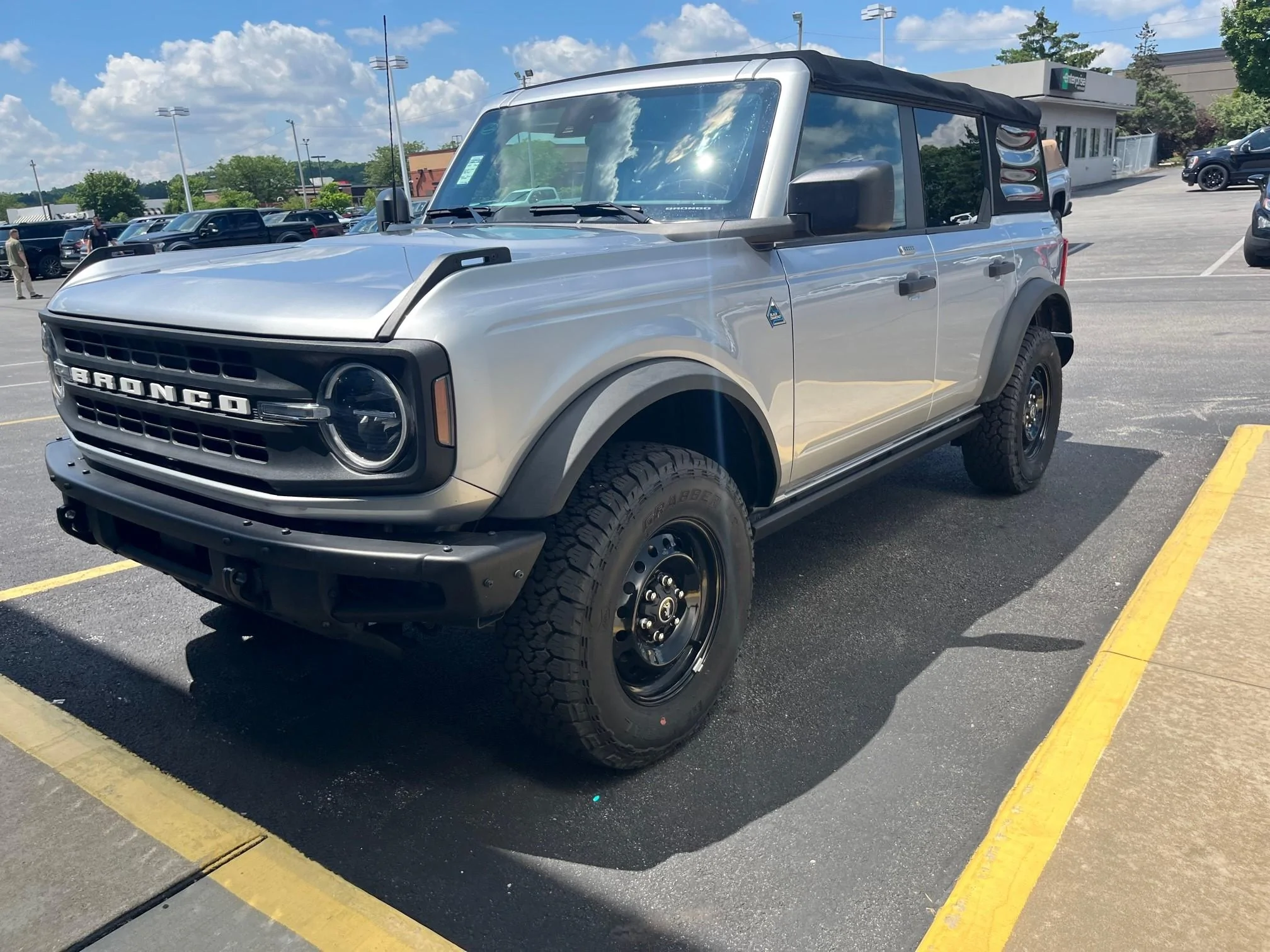 Ford Bronco ICONIC SILVER Bronco Club ext ford bronc lh