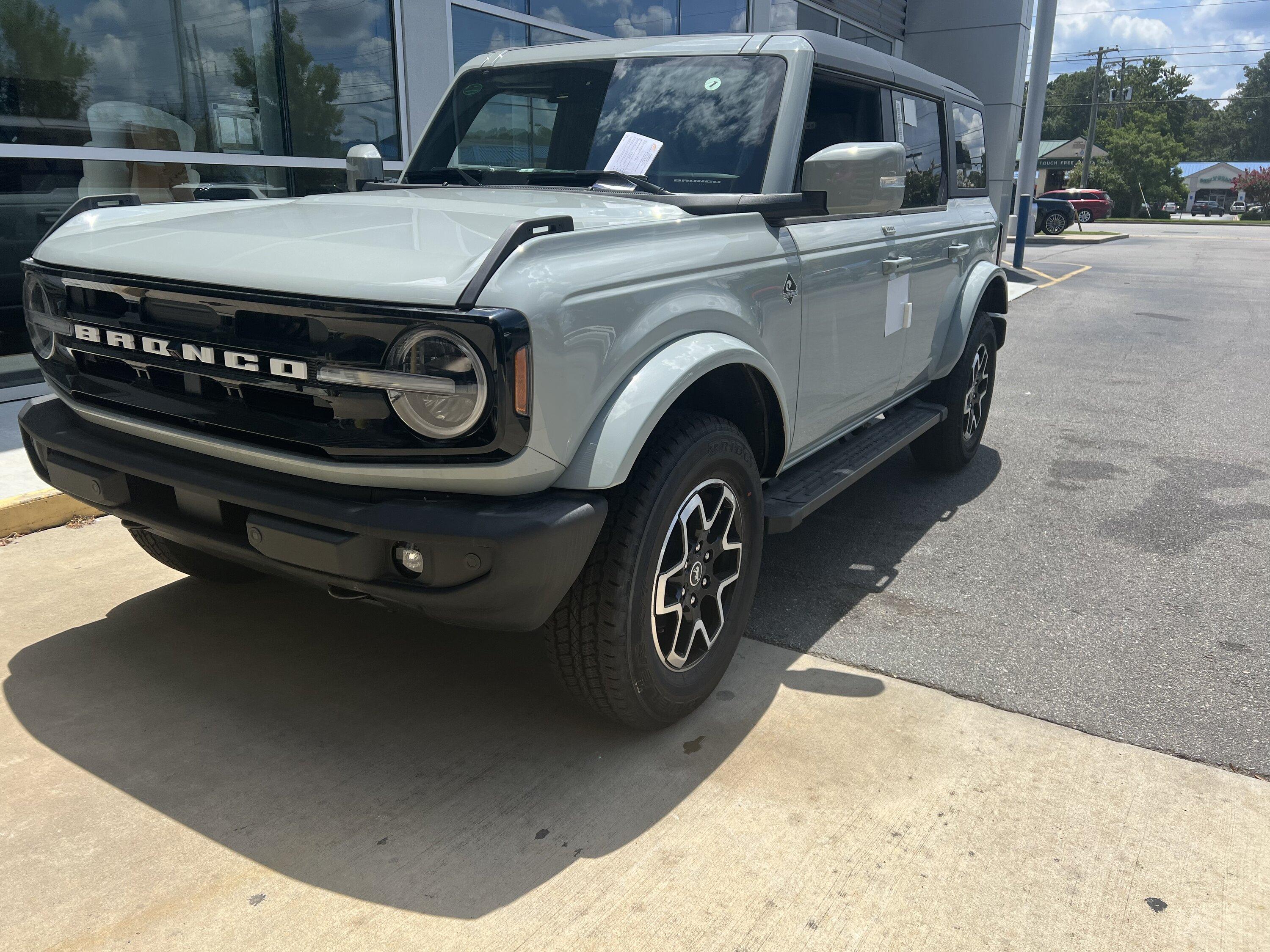 Ford Bronco For Sale 7806B0F4-0AFB-4020-BDE5-37D748CF0717