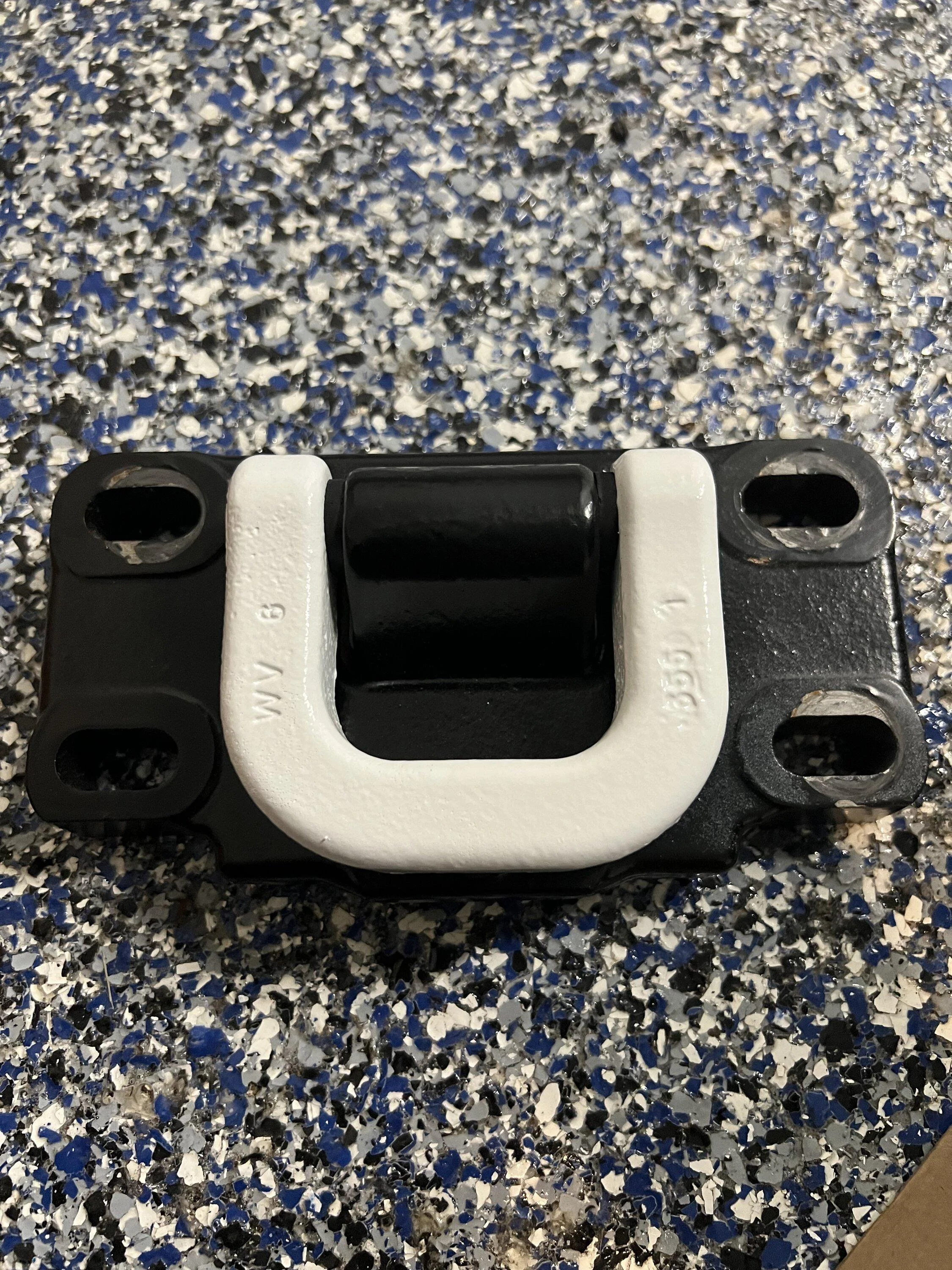 Ford Bronco Capable bumper D-ring paint DAF4C4FE-7141-400E-9BF3-EEFF00E8B02E