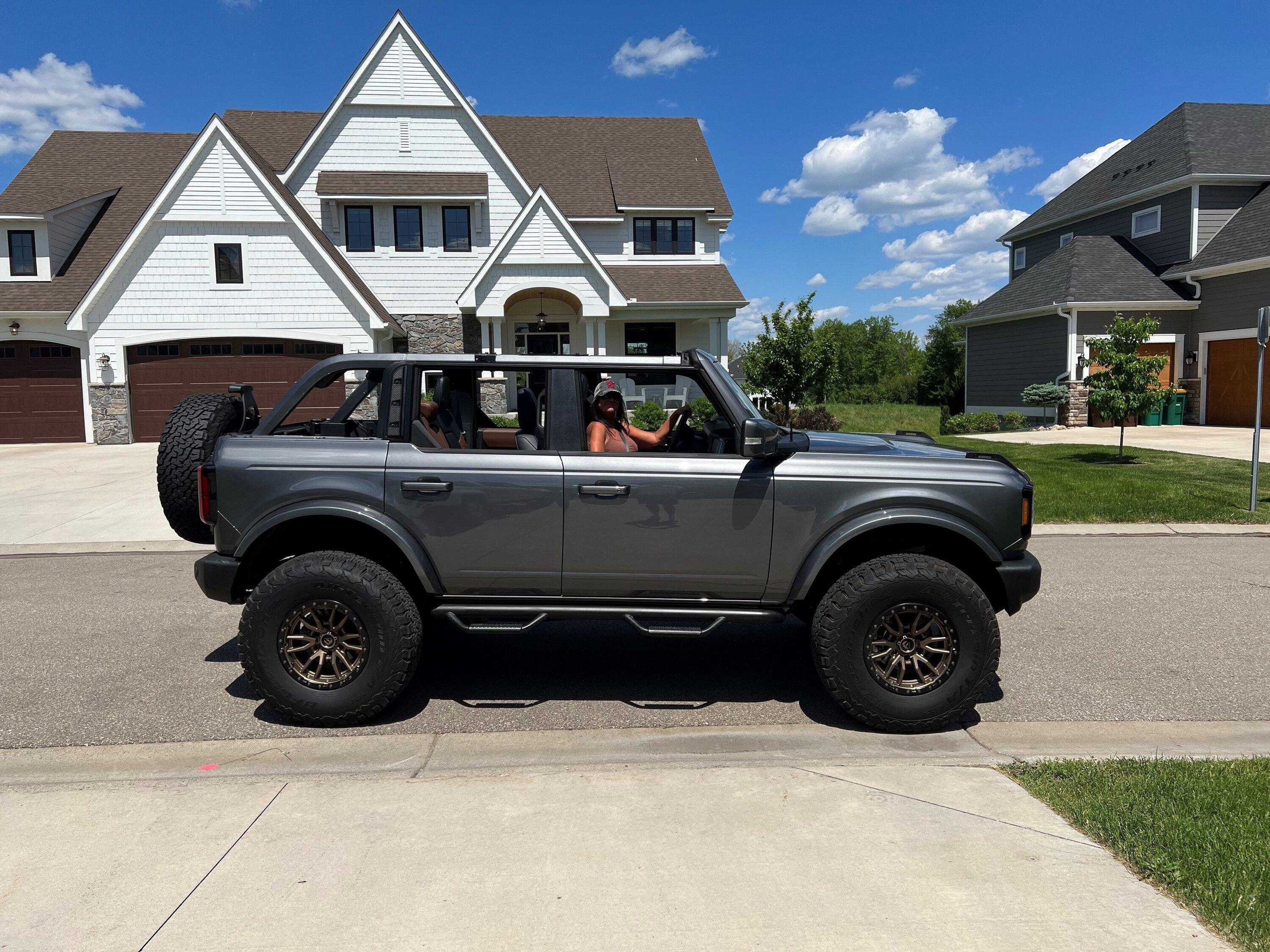 Ford Bronco 37" tires on Outer Banks Bronco_Side
