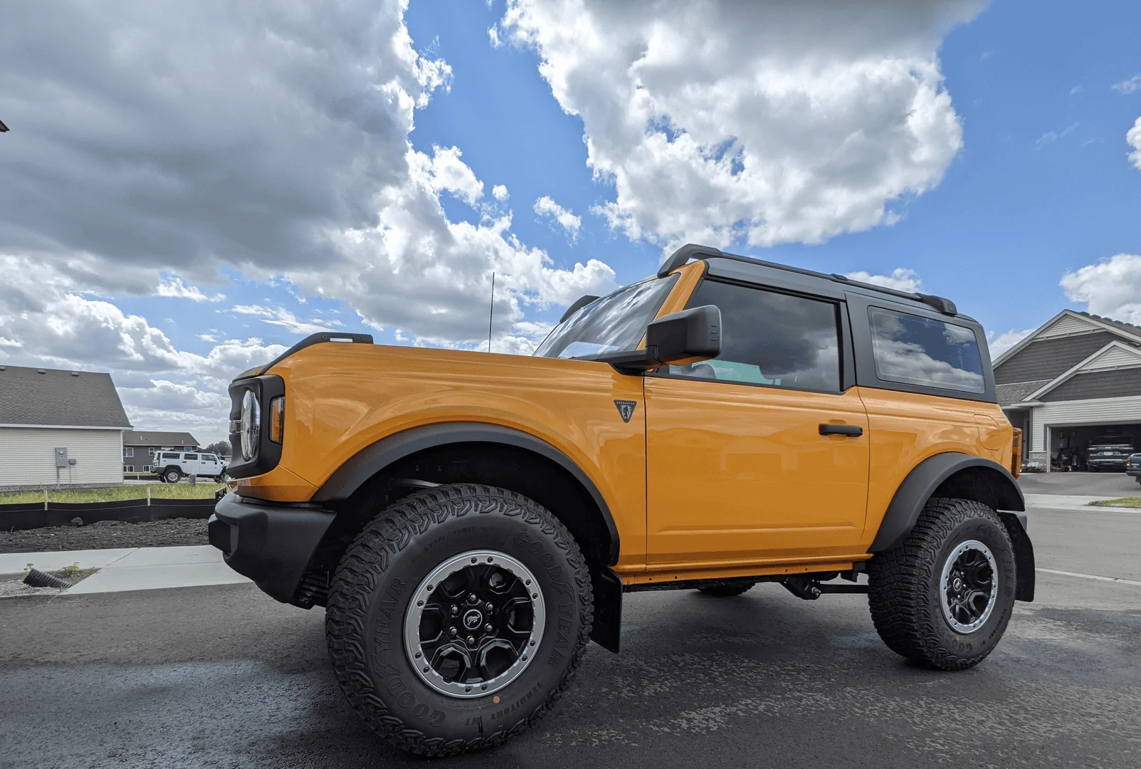 Ford Bronco Cyber Orange Comparison PXL_20220626_201722163