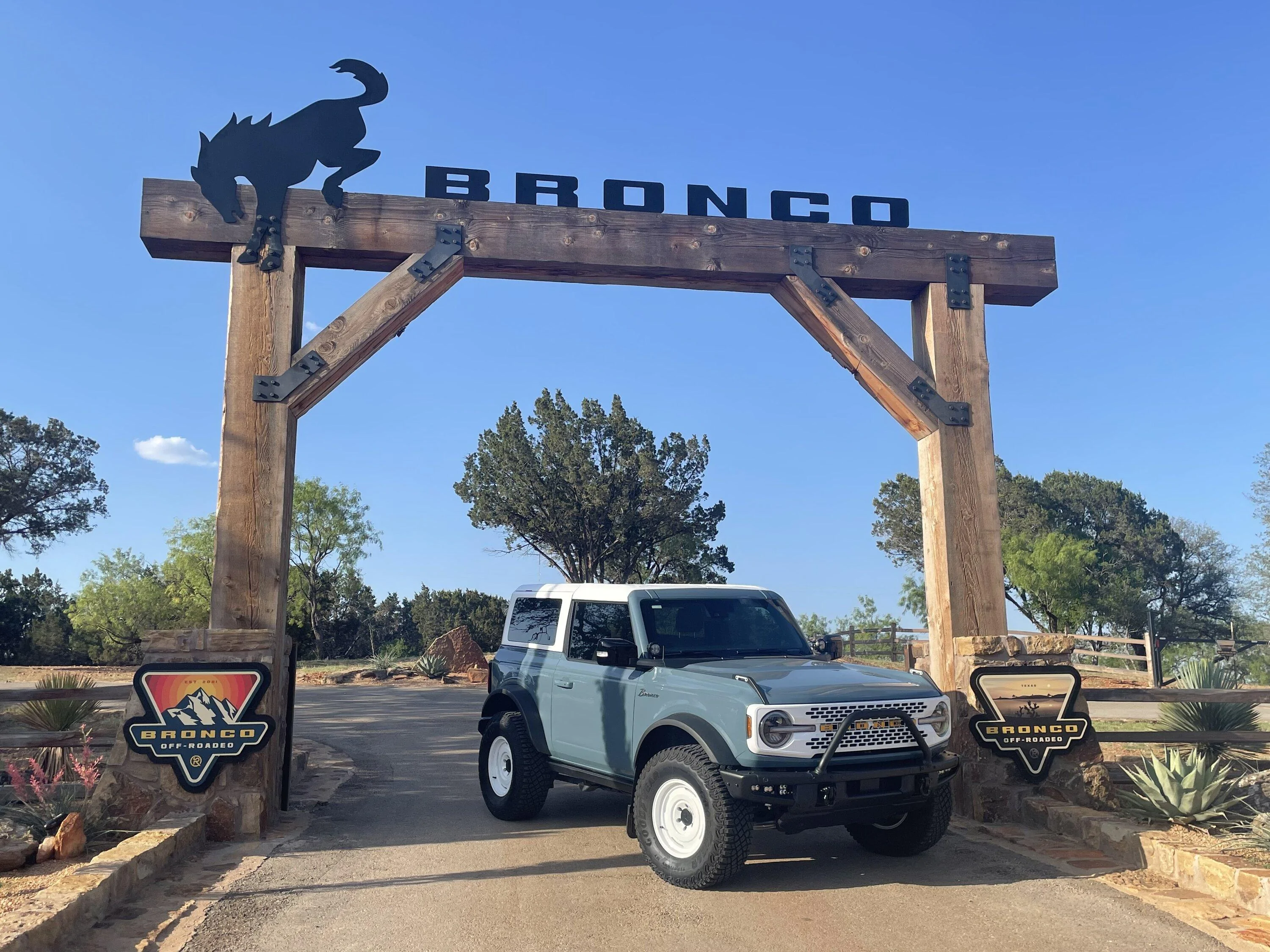 Ford Bronco Robins Egg Blue 2023 Bronco preview renders 891602A1-0E57-4C7E-816D-DF75A016255E