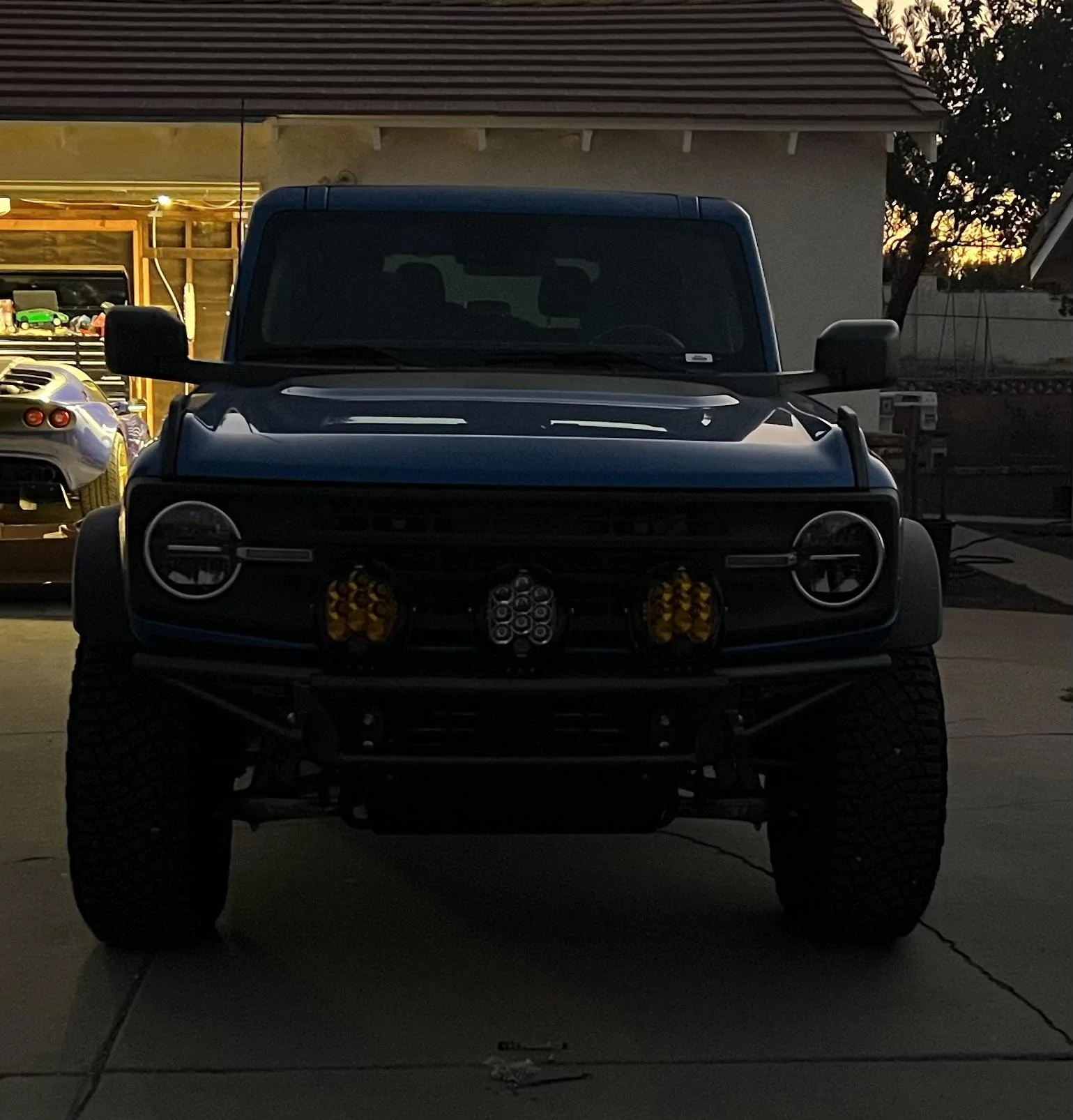 Ford Bronco 2-door desert runner Bronco w/ custom tire carrier E3466FC9-35BC-48AE-8C9B-743192DE5B0D