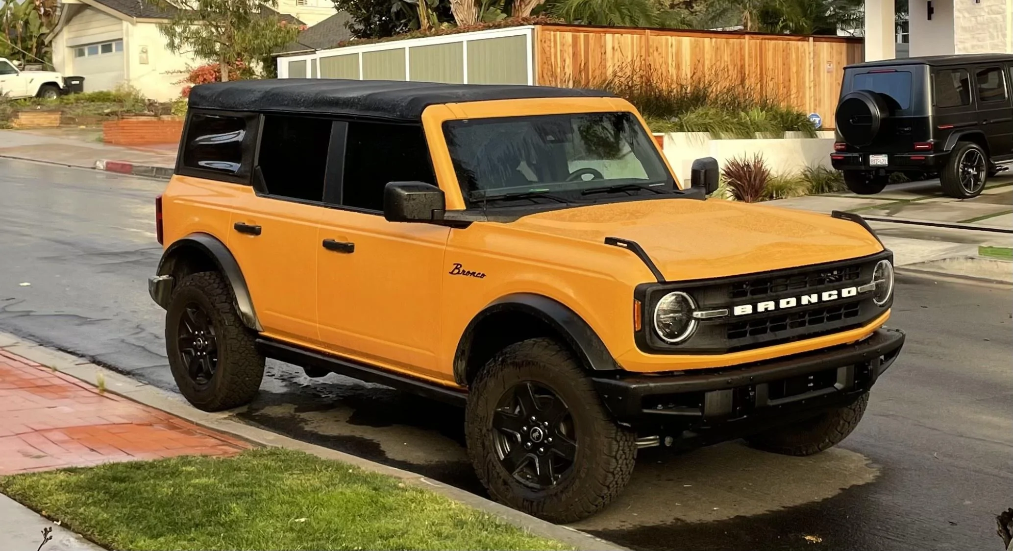Ford Bronco Cyber Orange Comparison 0B58C8EE-209A-48EC-962A-1C018A87D5EF