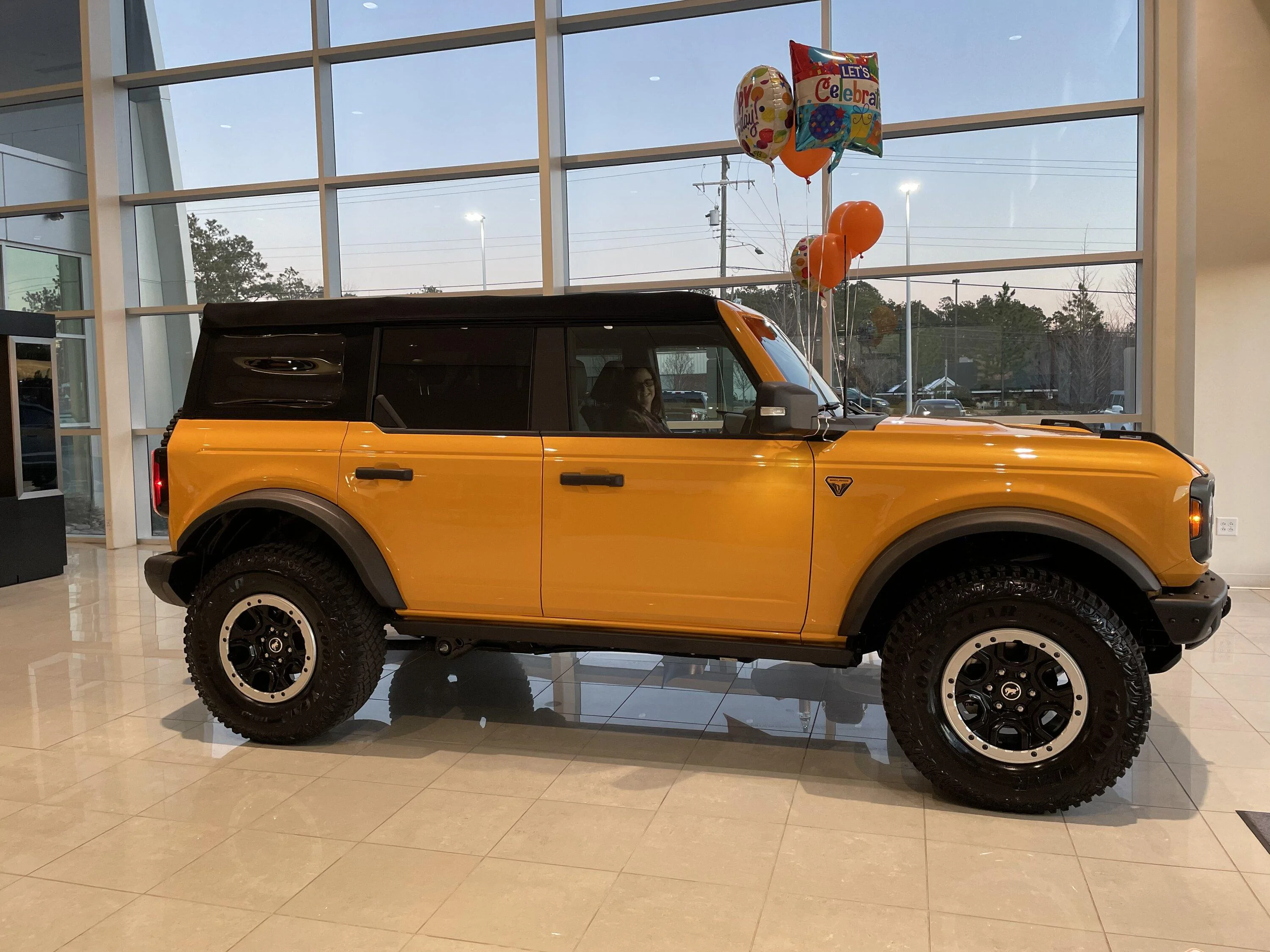 Ford Bronco Cyber Orange Comparison 409DB0C8-E95A-4733-AD4C-F56263FC4B56