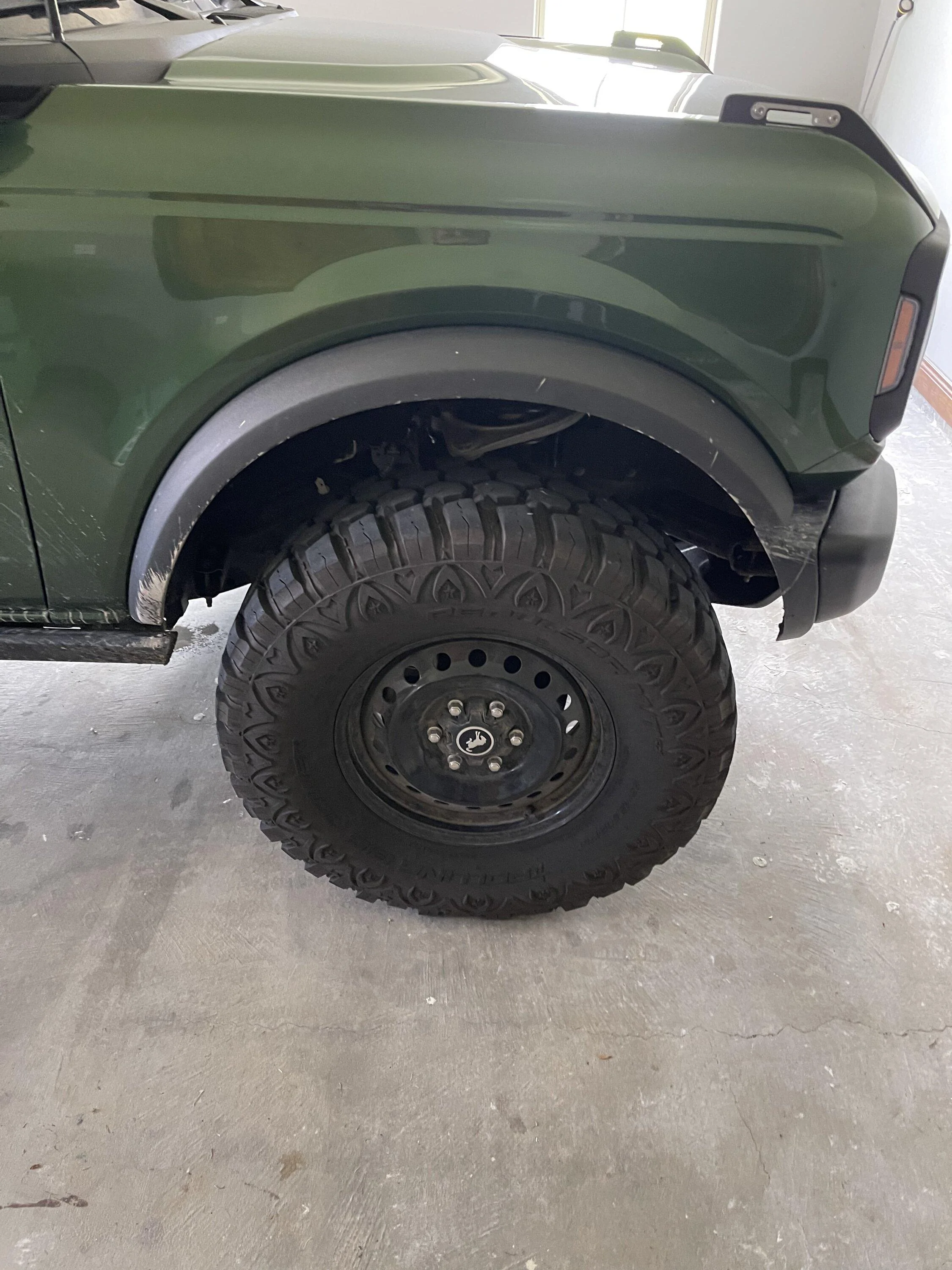 Ford Bronco Non-Sas swap to Sasquatch flares. Back-to-back comparison photos! AFE7959E-BC71-435C-BA43-6593C0A173BF