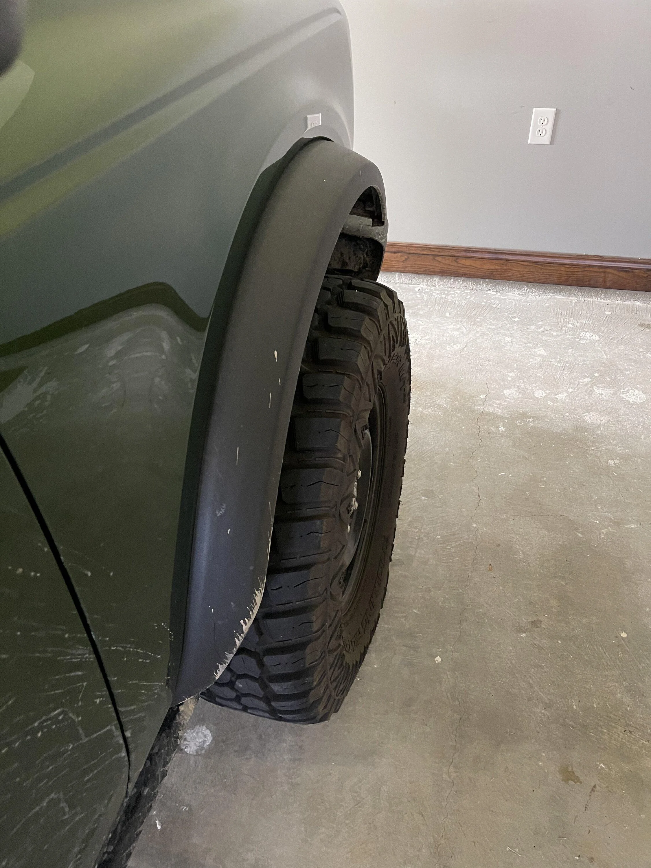Ford Bronco Non-Sas swap to Sasquatch flares. Back-to-back comparison photos! C1ED5966-59DA-4CB8-BD73-CC1AF3275F4C