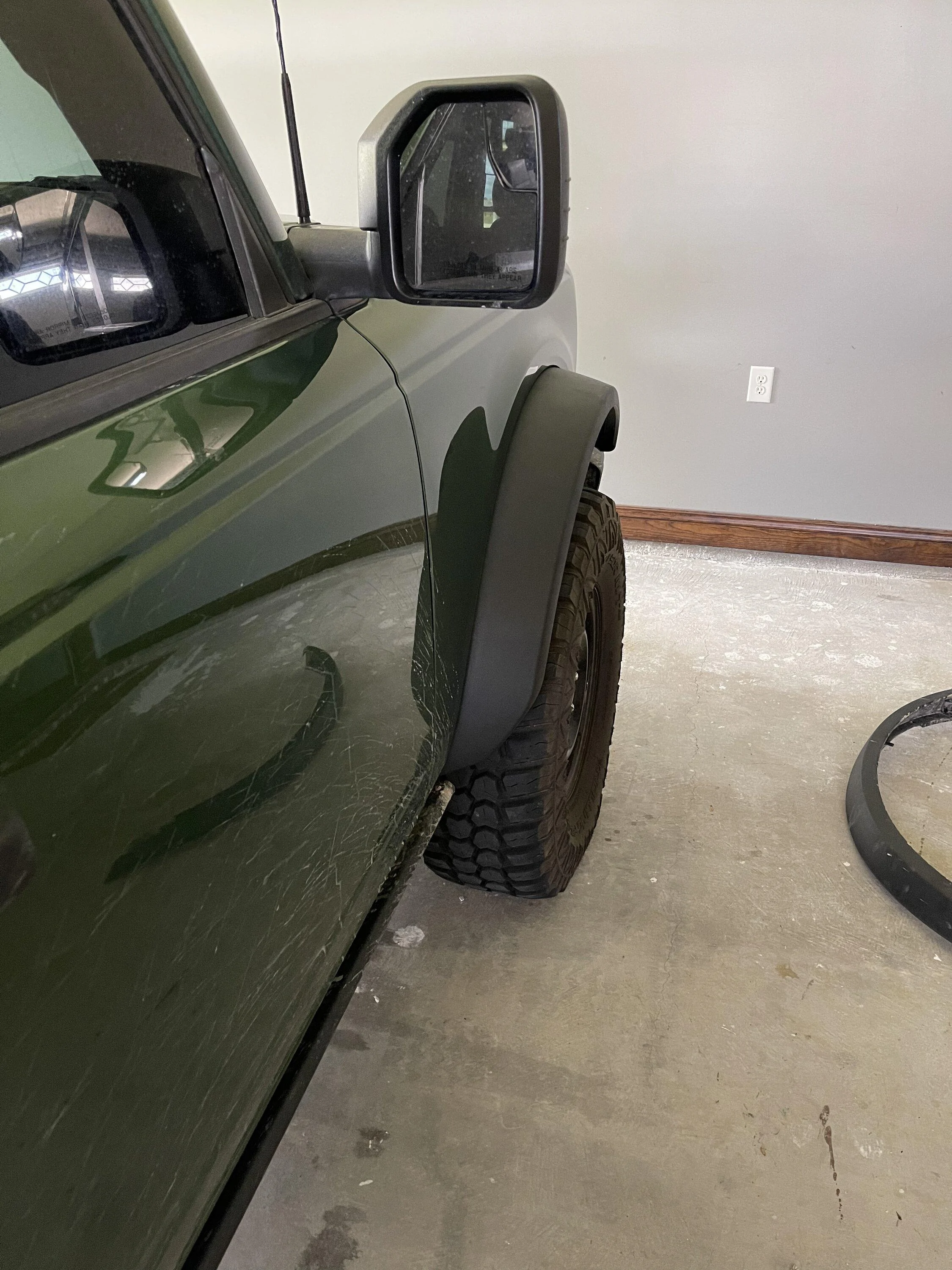 Ford Bronco Non-Sas swap to Sasquatch flares. Back-to-back comparison photos! 741FBDD9-54C9-41D9-B72E-A2790BCC902D