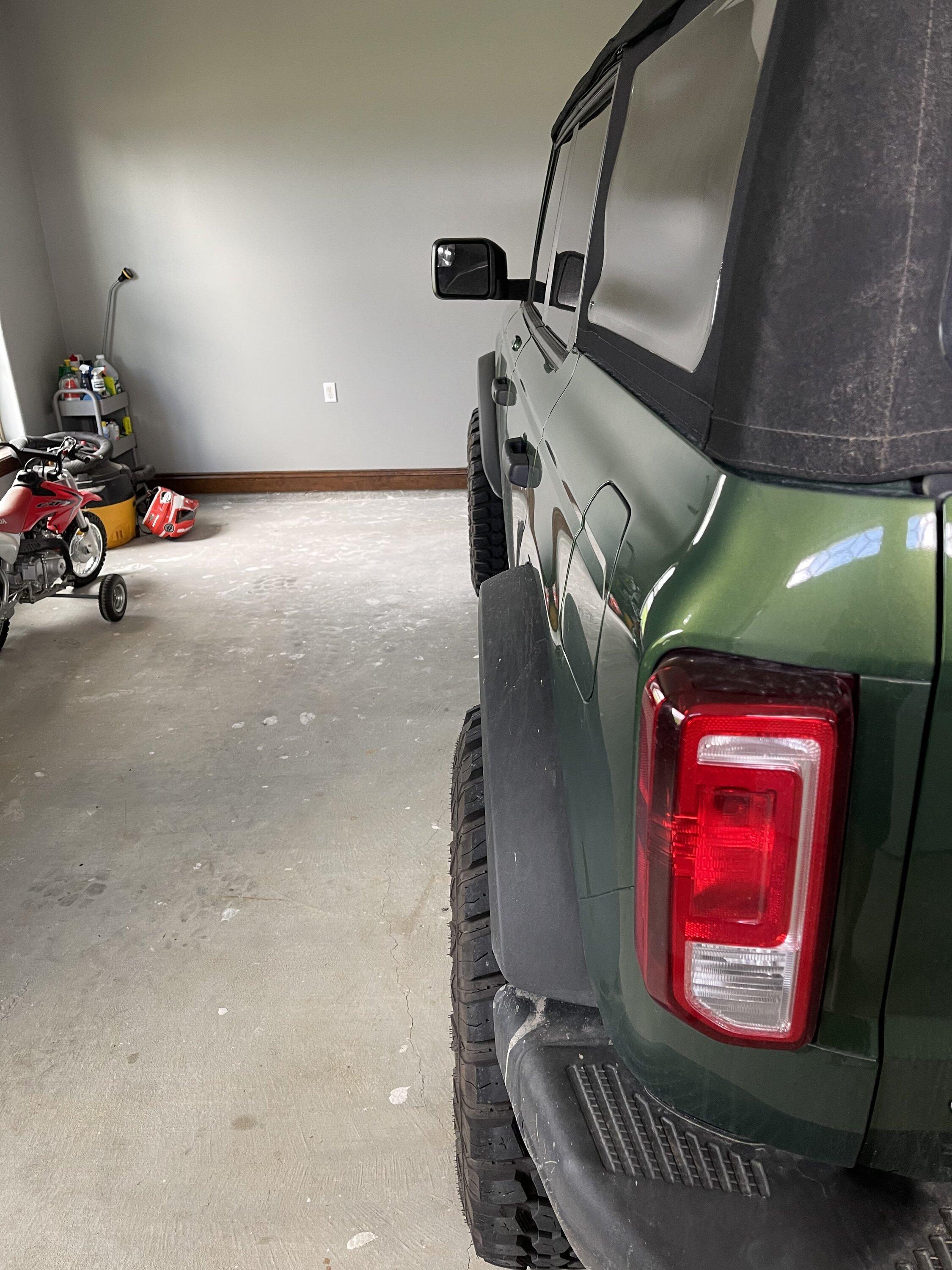 Ford Bronco Non-Sas swap to Sasquatch flares. Back-to-back comparison photos! 5FEA4B29-4B2F-4543-ACFE-FDAF8F97D358