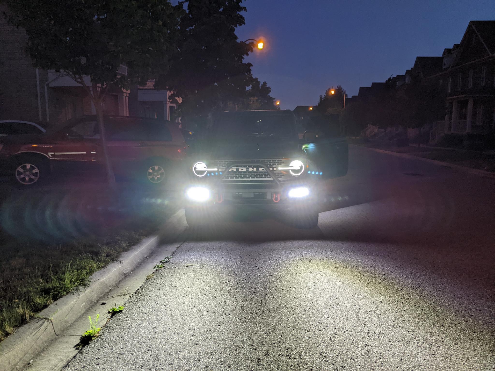 Ford Bronco ERUPTION GREEN Bronco Club whit