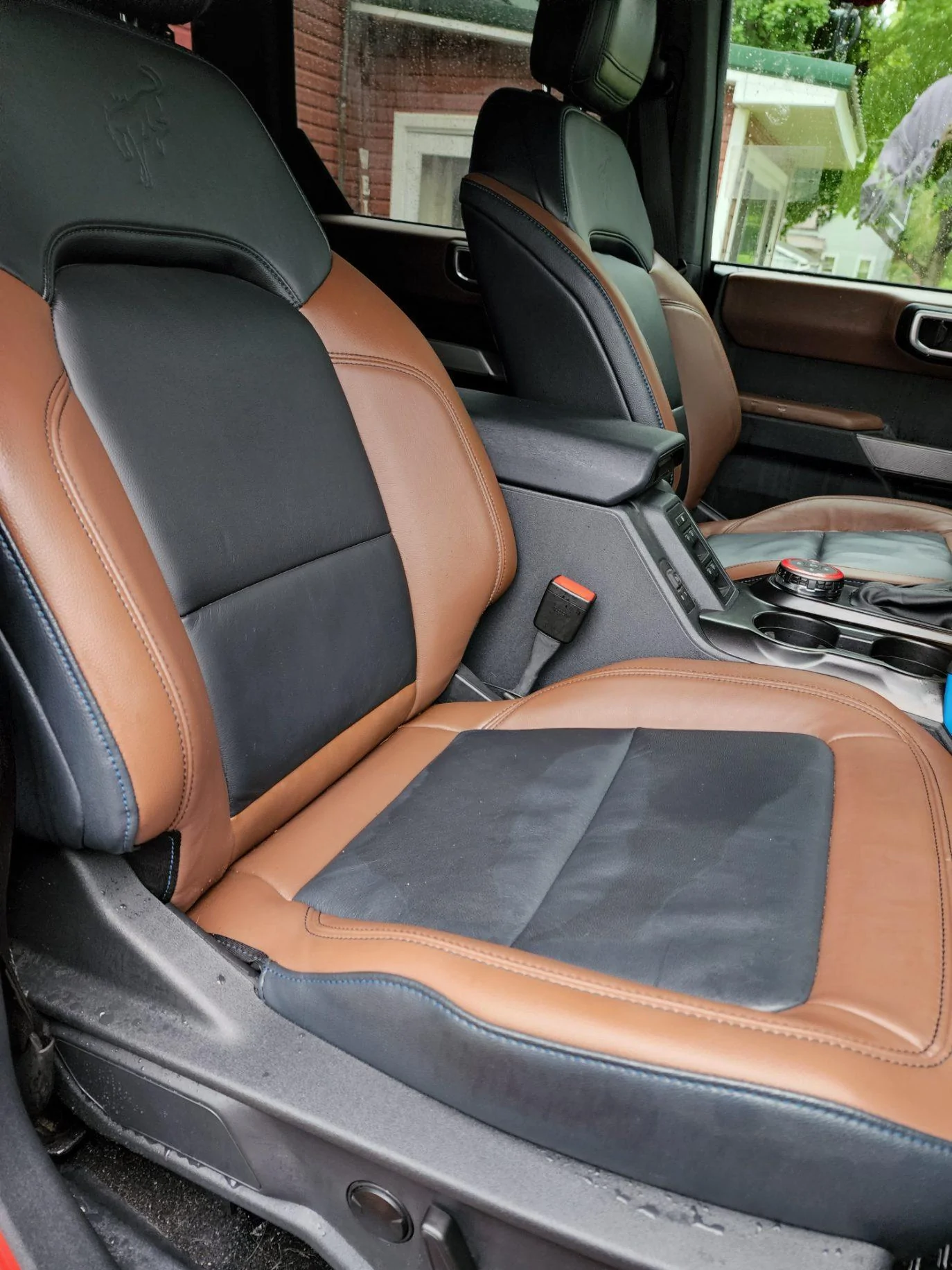 Ford Bronco Leather seats and water / rain 1B83C436-B704-48D2-9E89-CCE2441DD21D