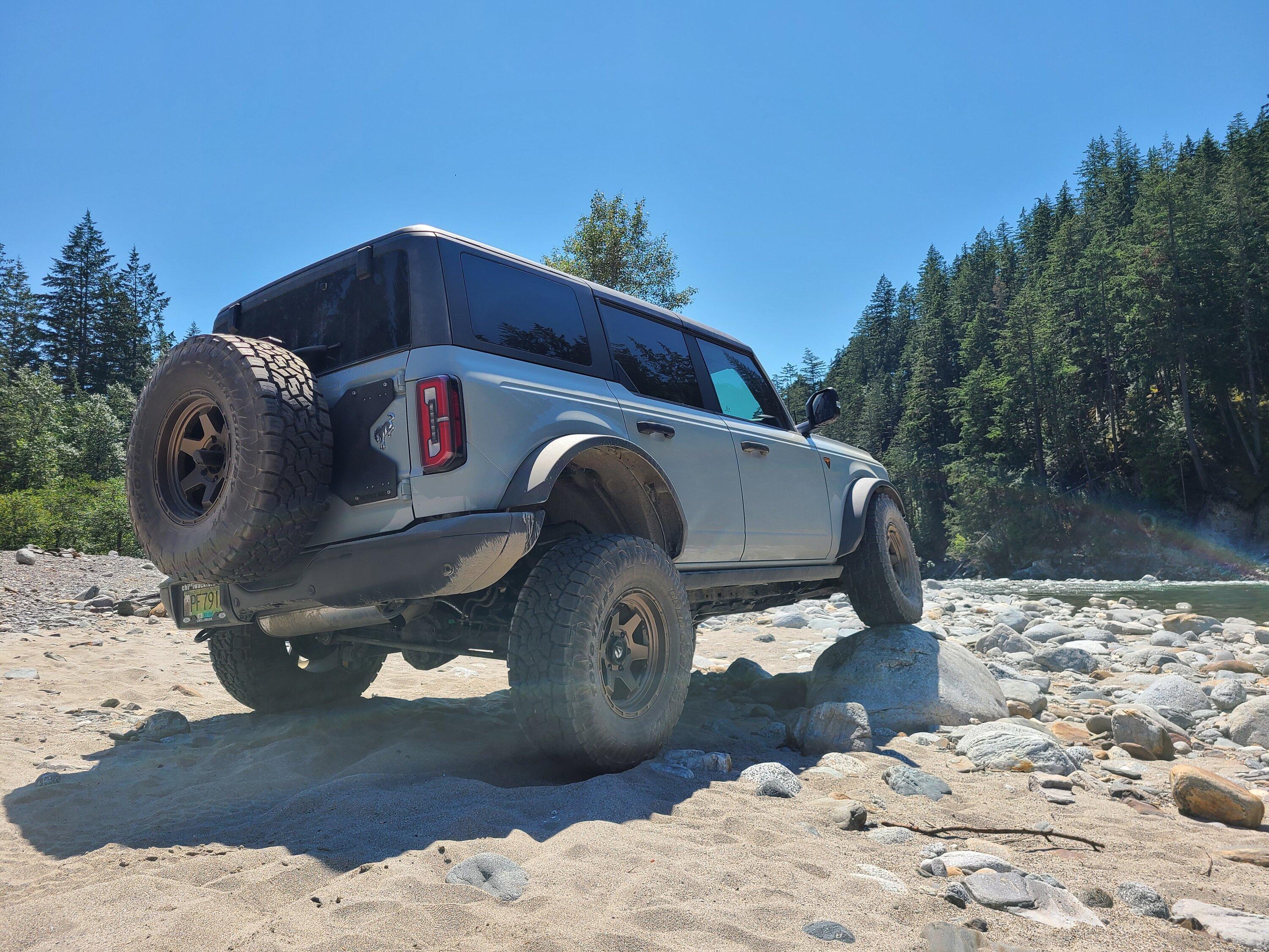Ford Bronco CACTUS GRAY Bronco Club 20220723_132815