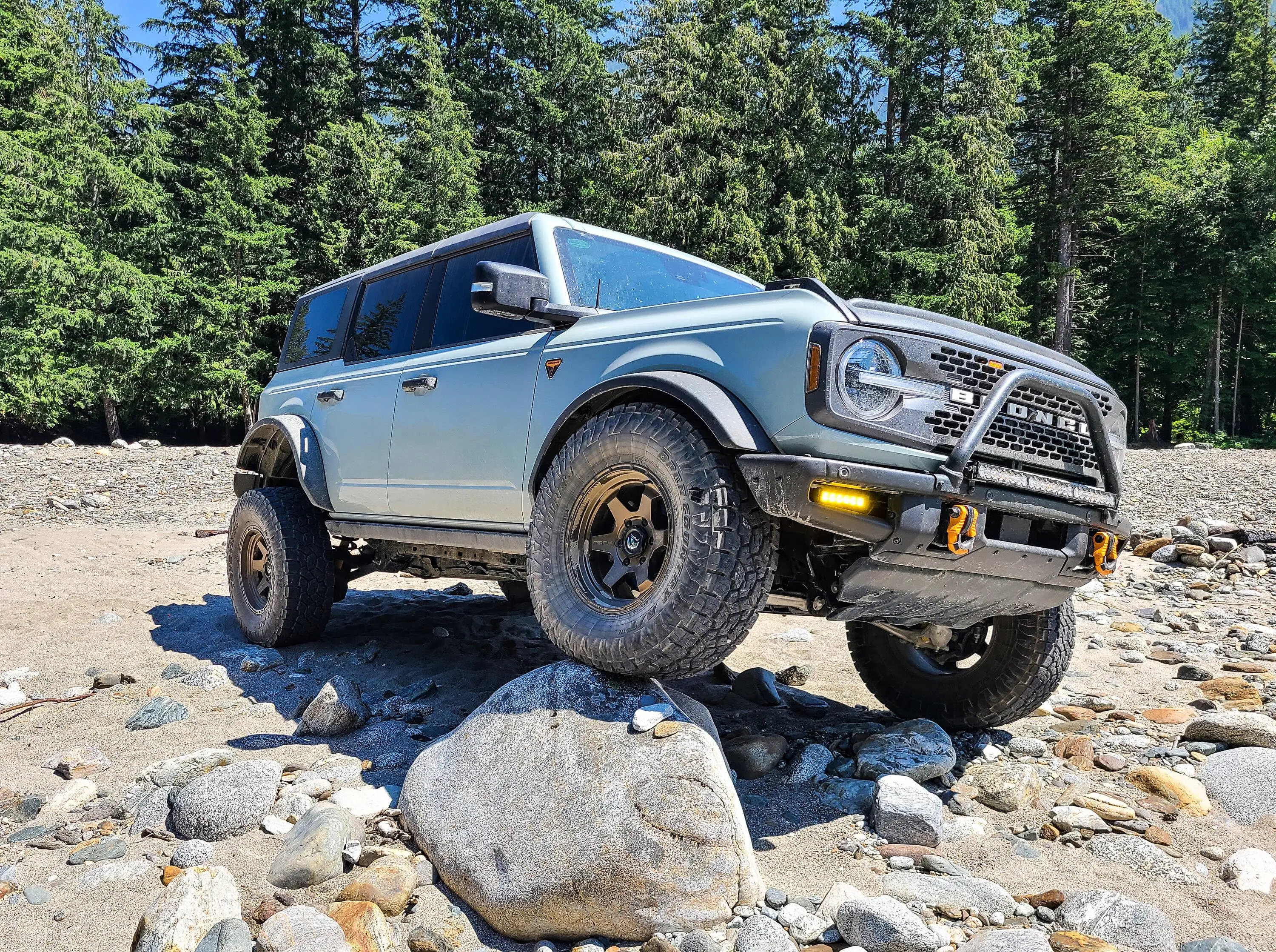 Ford Bronco CACTUS GRAY Bronco Club PSX_20220723_154048