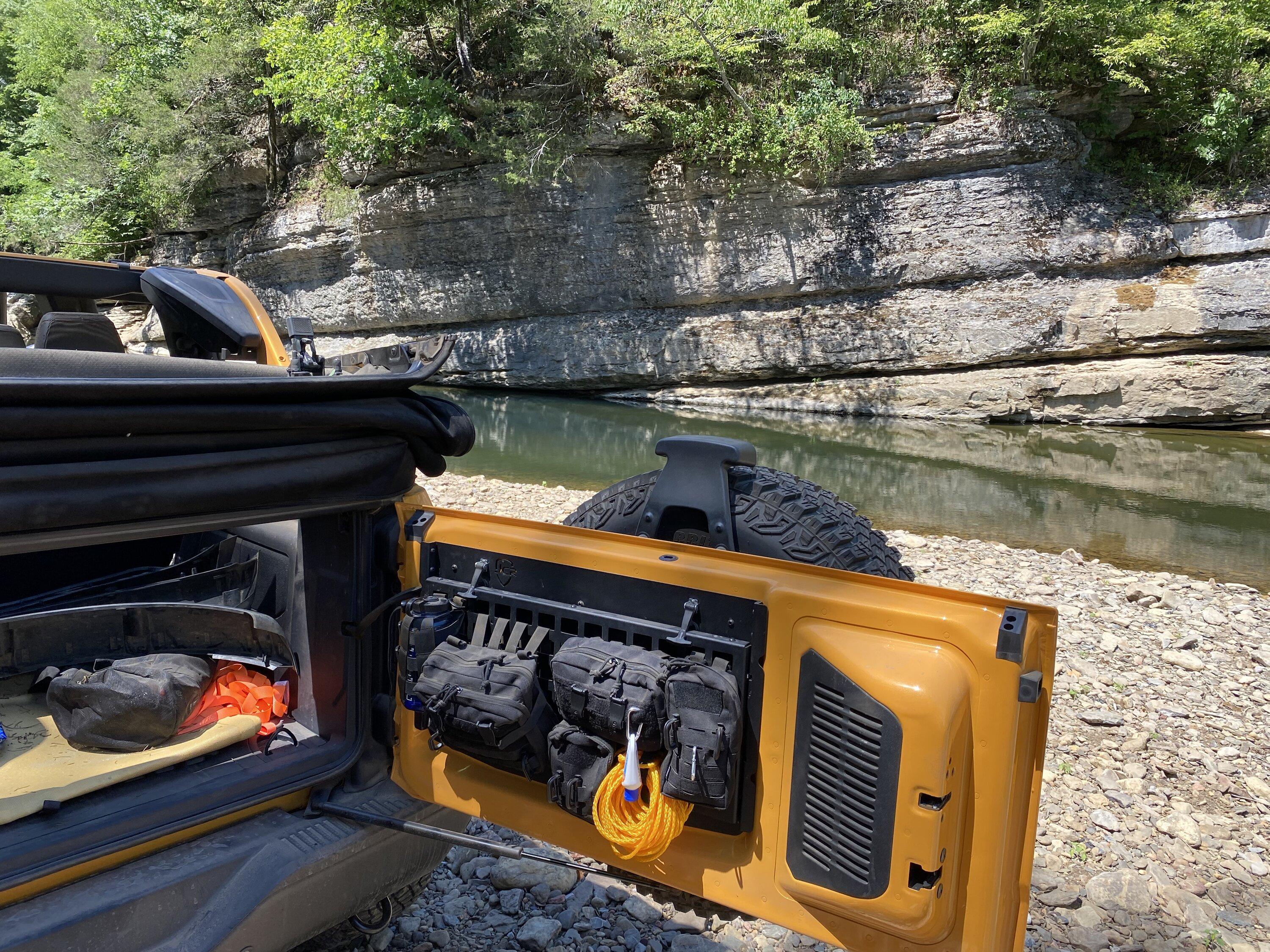 Ford Bronco [installed] JCR Tailgate Table w/ flare 2AD2DA3A-303E-421E-BD9C-91CA9905A0FE