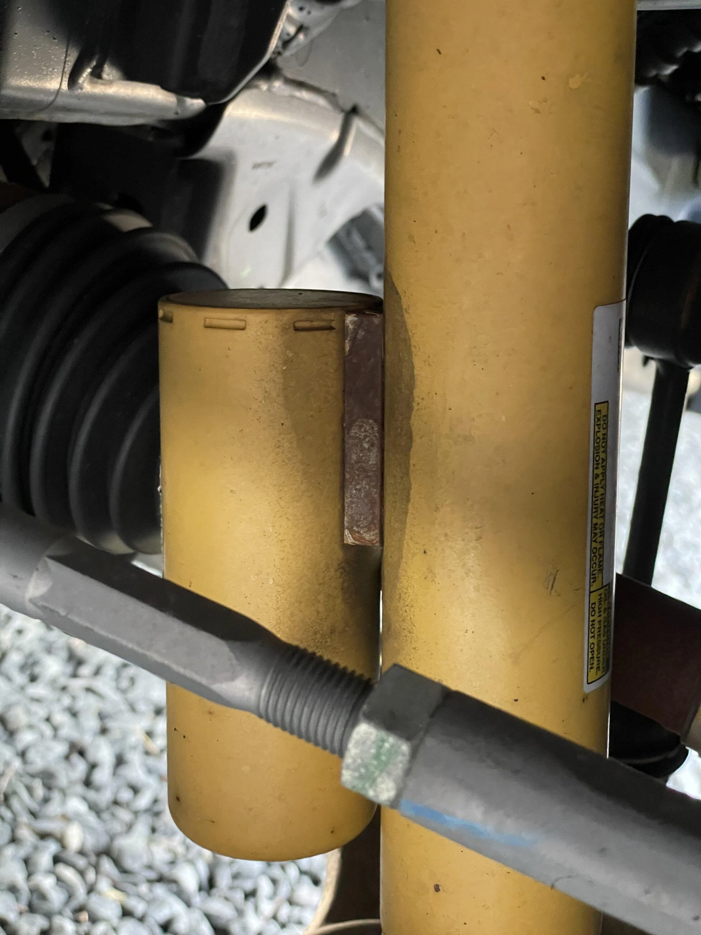 Ford Bronco Leaking Sasquatch Shocks 8E97C4FA-4AF4-47D4-89AA-C58BD820C0F1