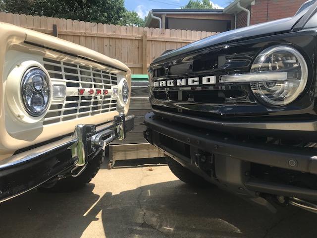 Ford Bronco Finally got my Carb Gray Outer Banks ! SRAG24r